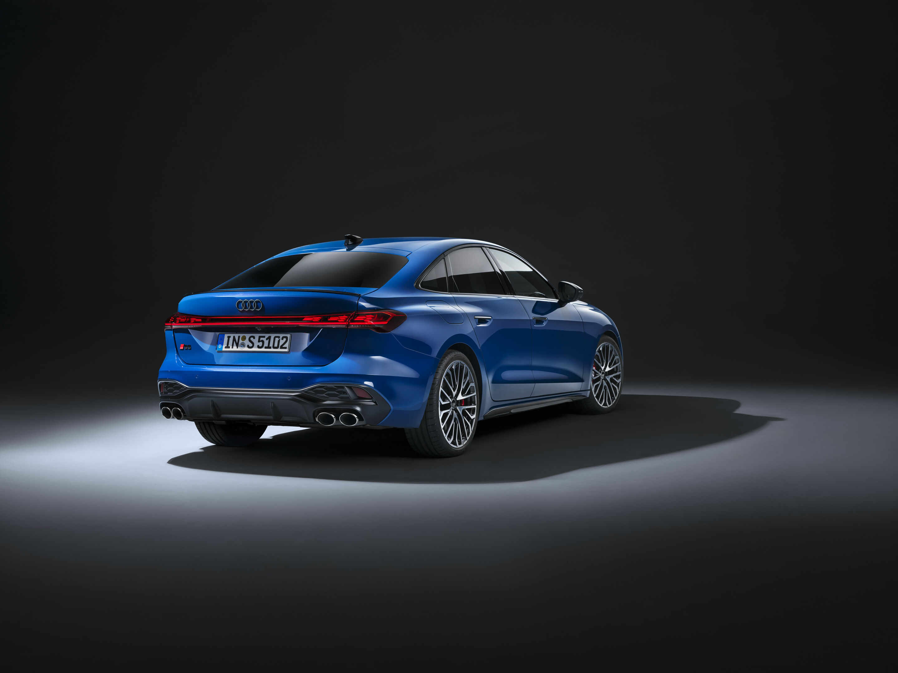 Audi S5 Sedan - Static photo,
Colour: Ascari blue metallic