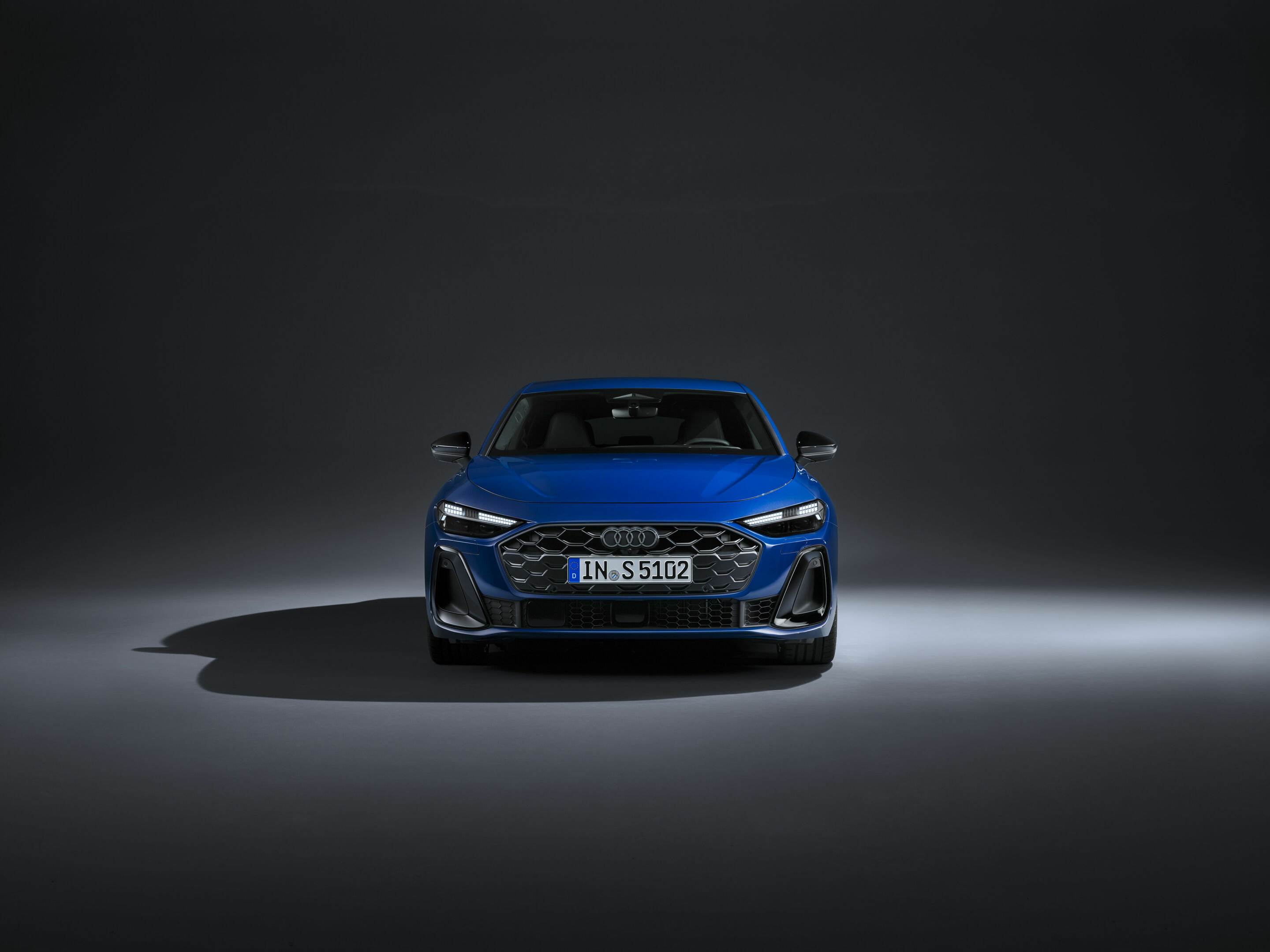 Audi S5 Sedan - Static photo,
Colour: Ascari blue metallic