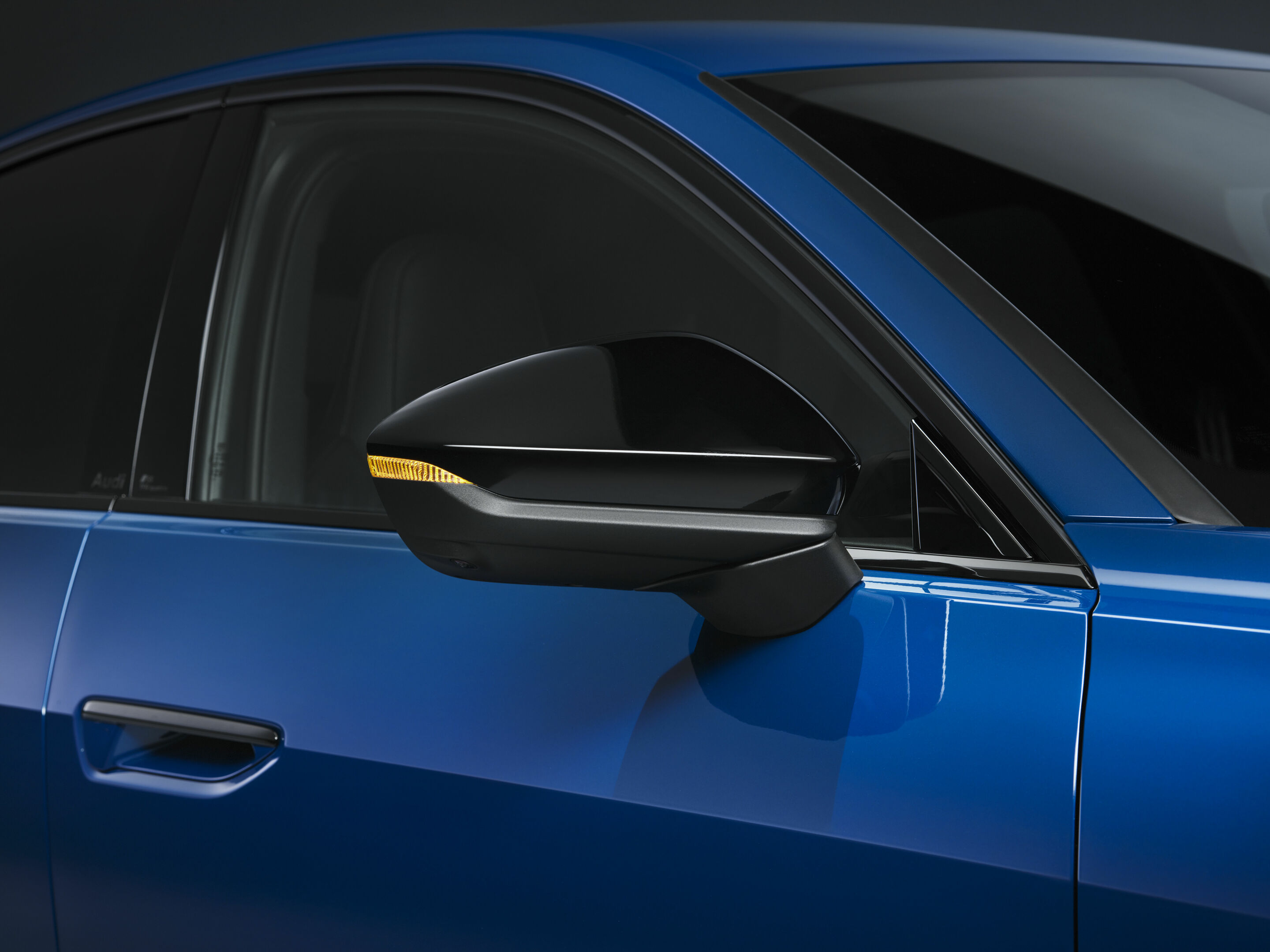 Audi S5 Limousine - Detail,
Farbe: Ascariblau Metallic