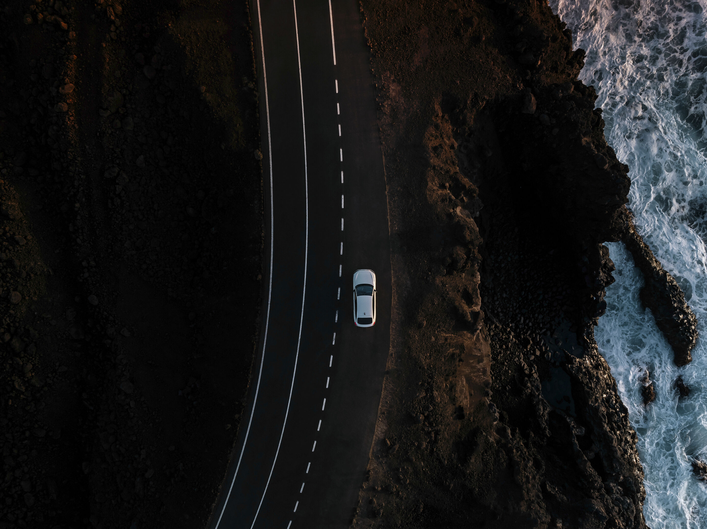 Audi A6 Sportback e-tron performance - Fahraufnahme,
Farbe: Siambeige Metallic