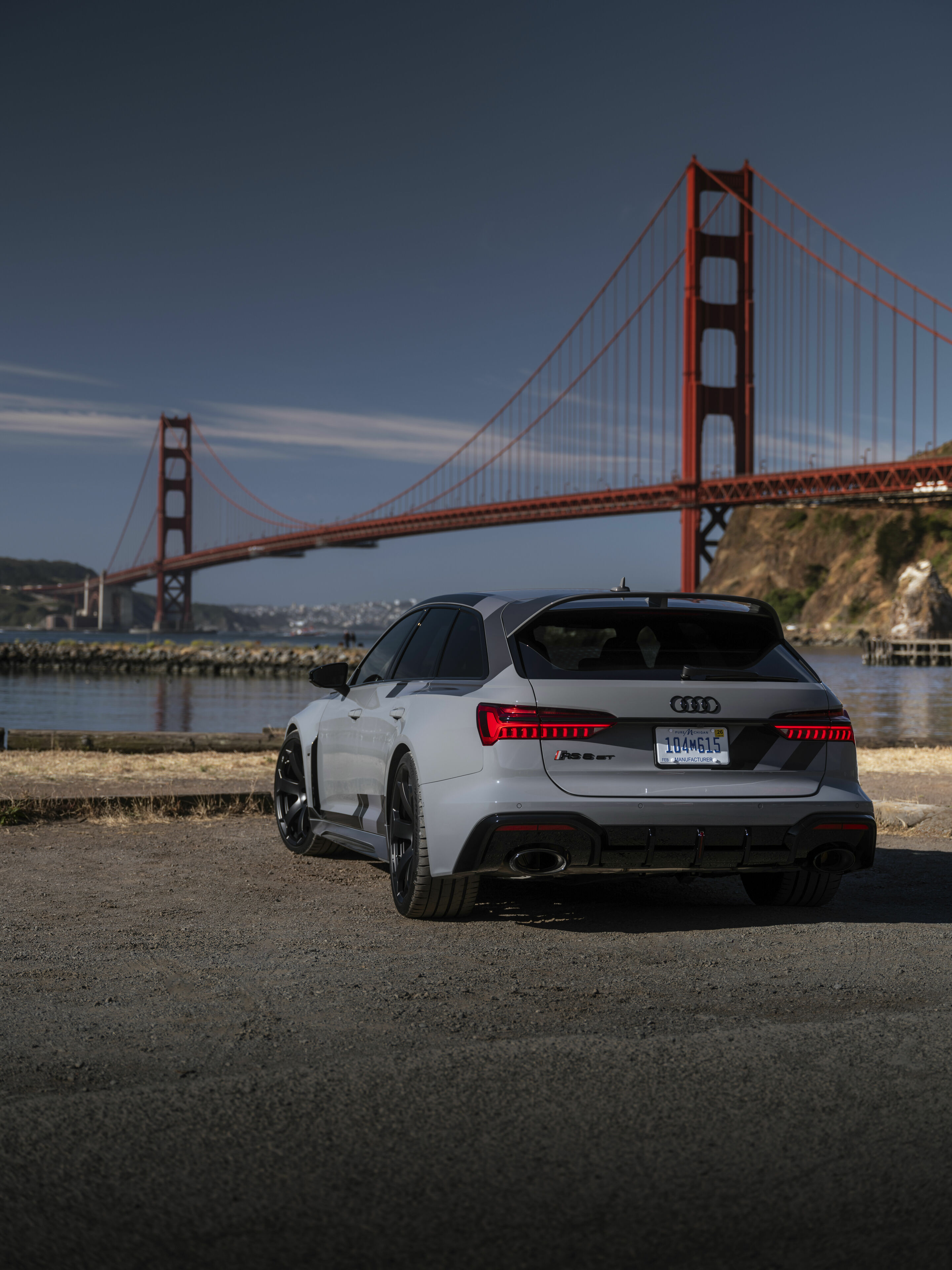 Audi RS 6 Avant GT in California - Static photo,
Colour: Nardo Grey