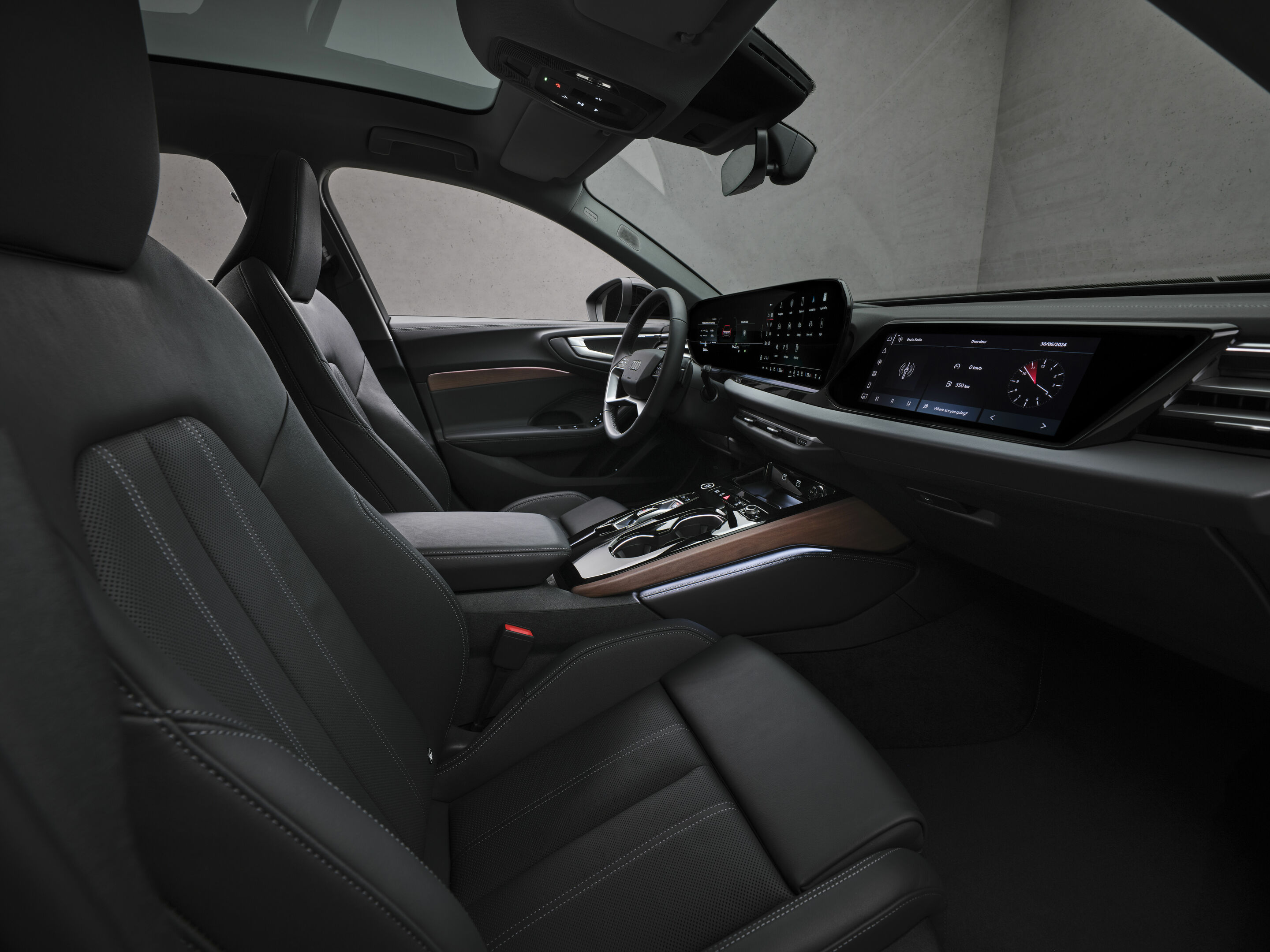 Audi A5 Avant - Interior

The Panoramic glass roof with switchable transparency is expected to be available in Germany from the fourth quarter of 2024. For the exact launch date, please contact your Audi partner.