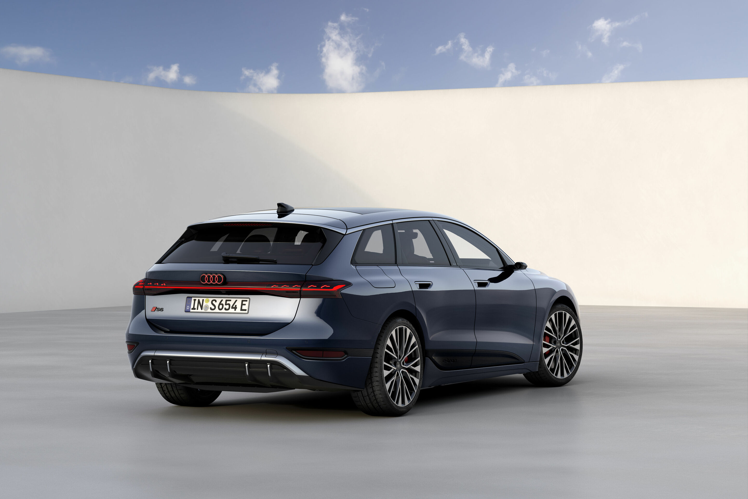 Audi S6 Avant e-tron