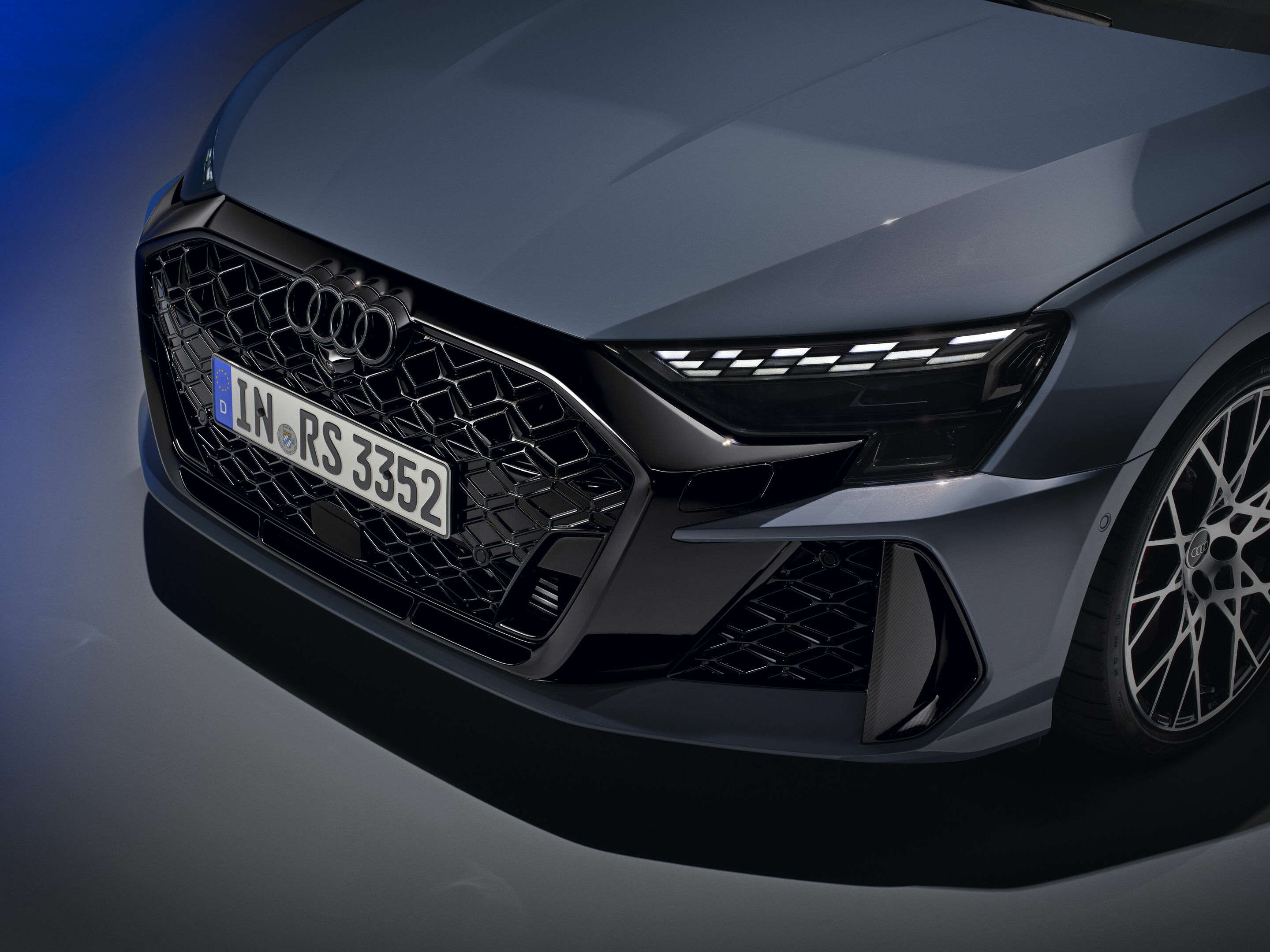 Audi RS 3 Limousine - Detail,
Farbe: Kemoragrau