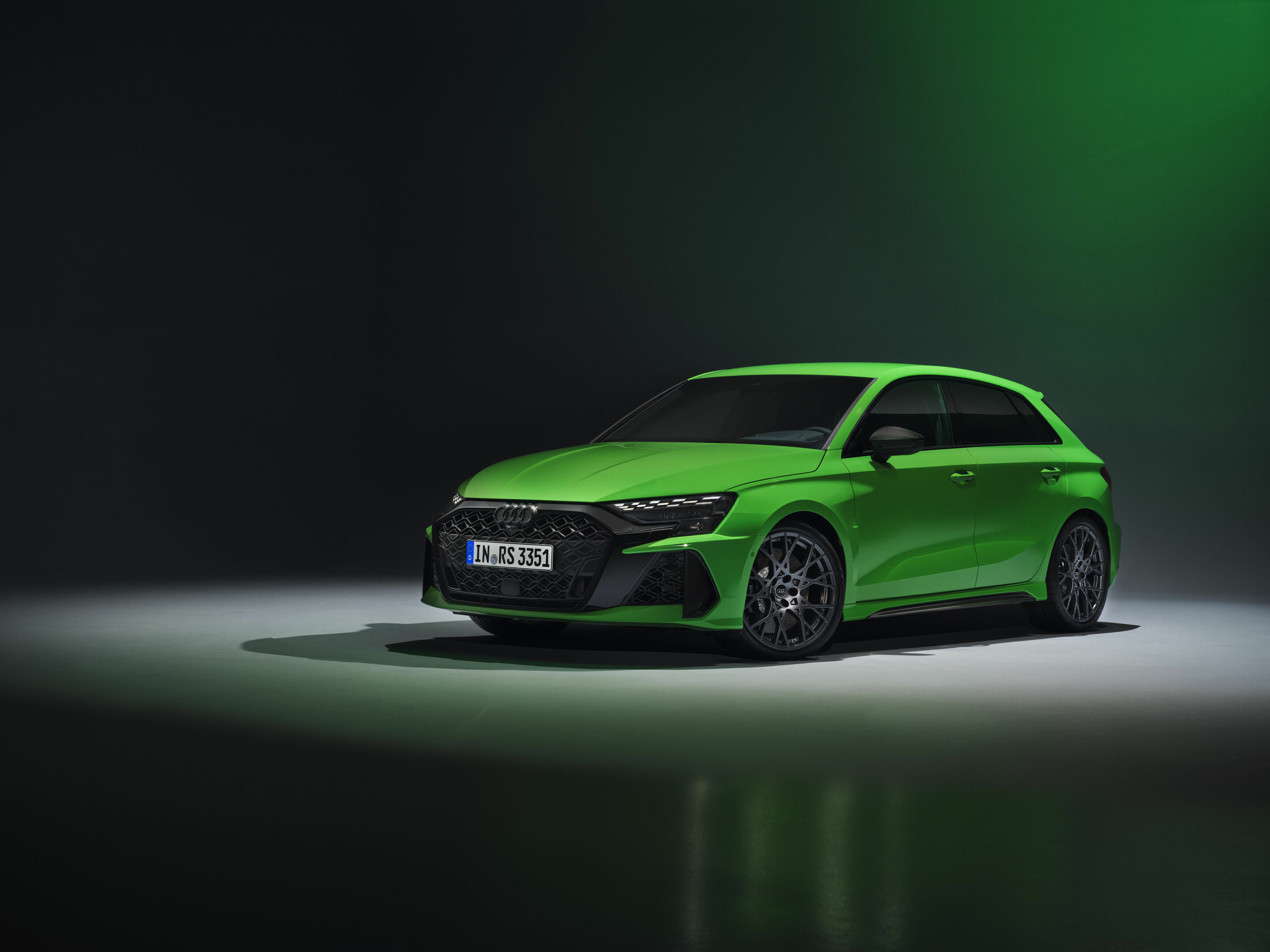 Audi RS 3 Sportback - Standaufnahme,
Farbe: Kyalamigrün