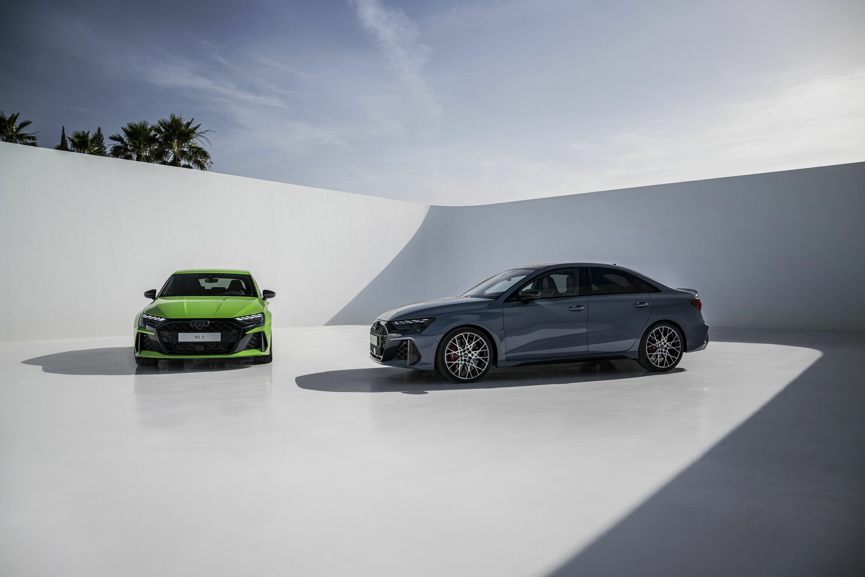Audi RS 3 Sedan / Audi RS 3 Sportback - Static photo,
Colour: Kemora grey, Kyalami green