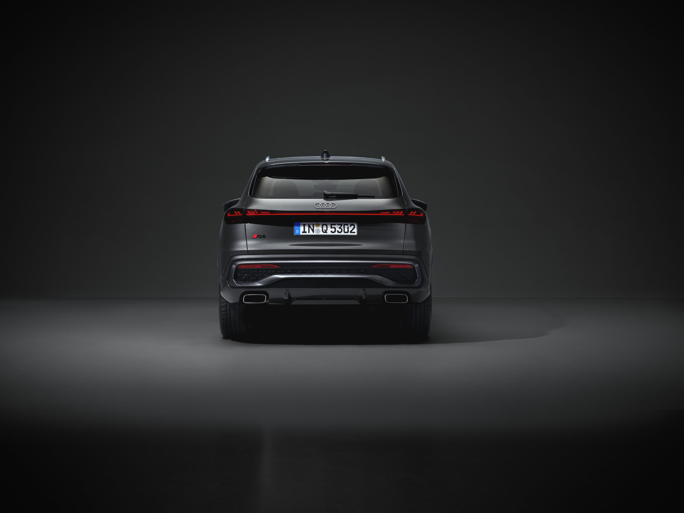 Audi Q5 SUV - Standaufnahme,
Farbe: Tamboragrau Metallic