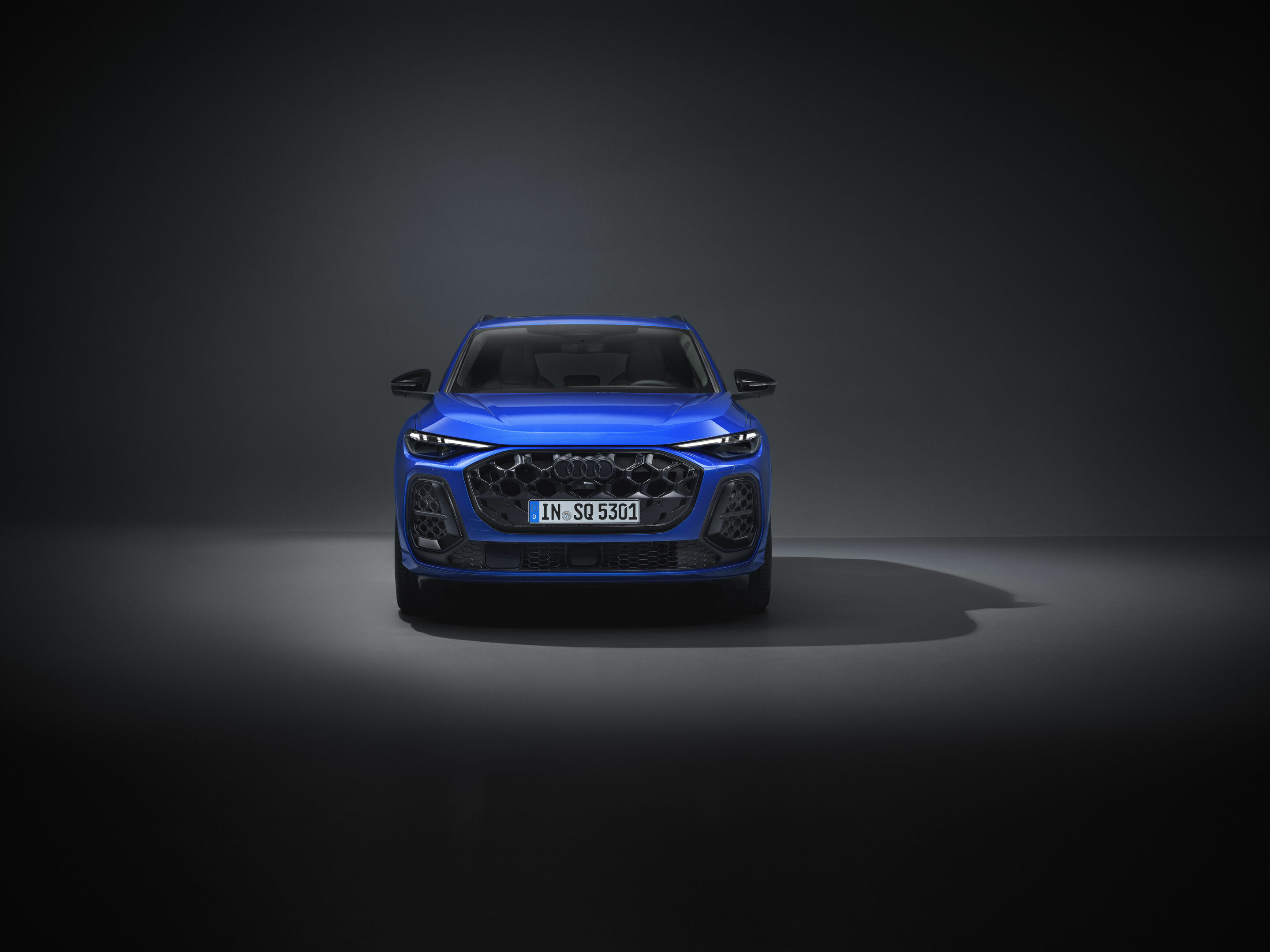 Audi SQ5 TFSI - Standaufnahme, 
Farbe: Ultrablau Metallic