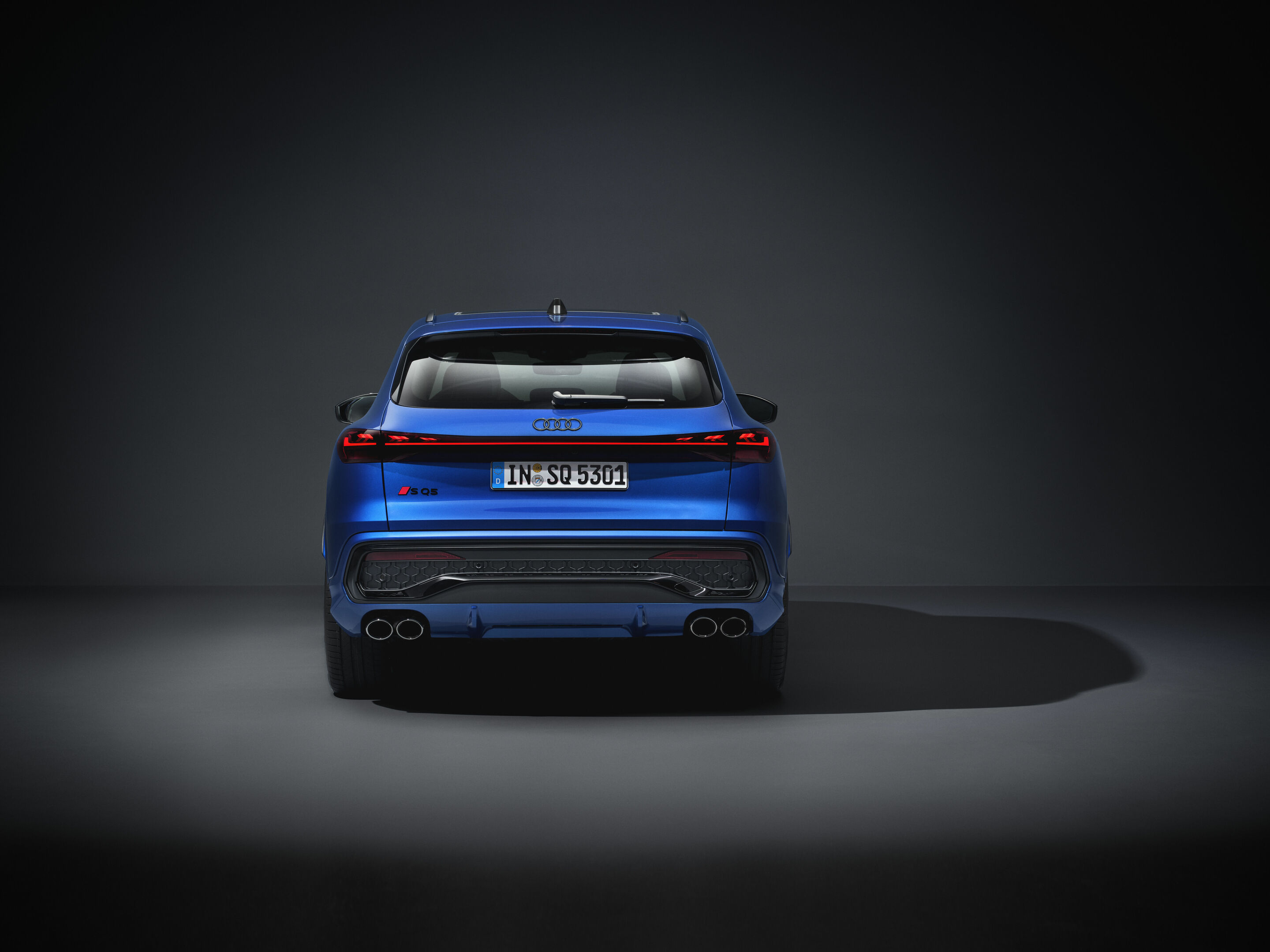 Audi SQ5 TFSI - Standaufnahme, 
Farbe: Ultrablau Metallic