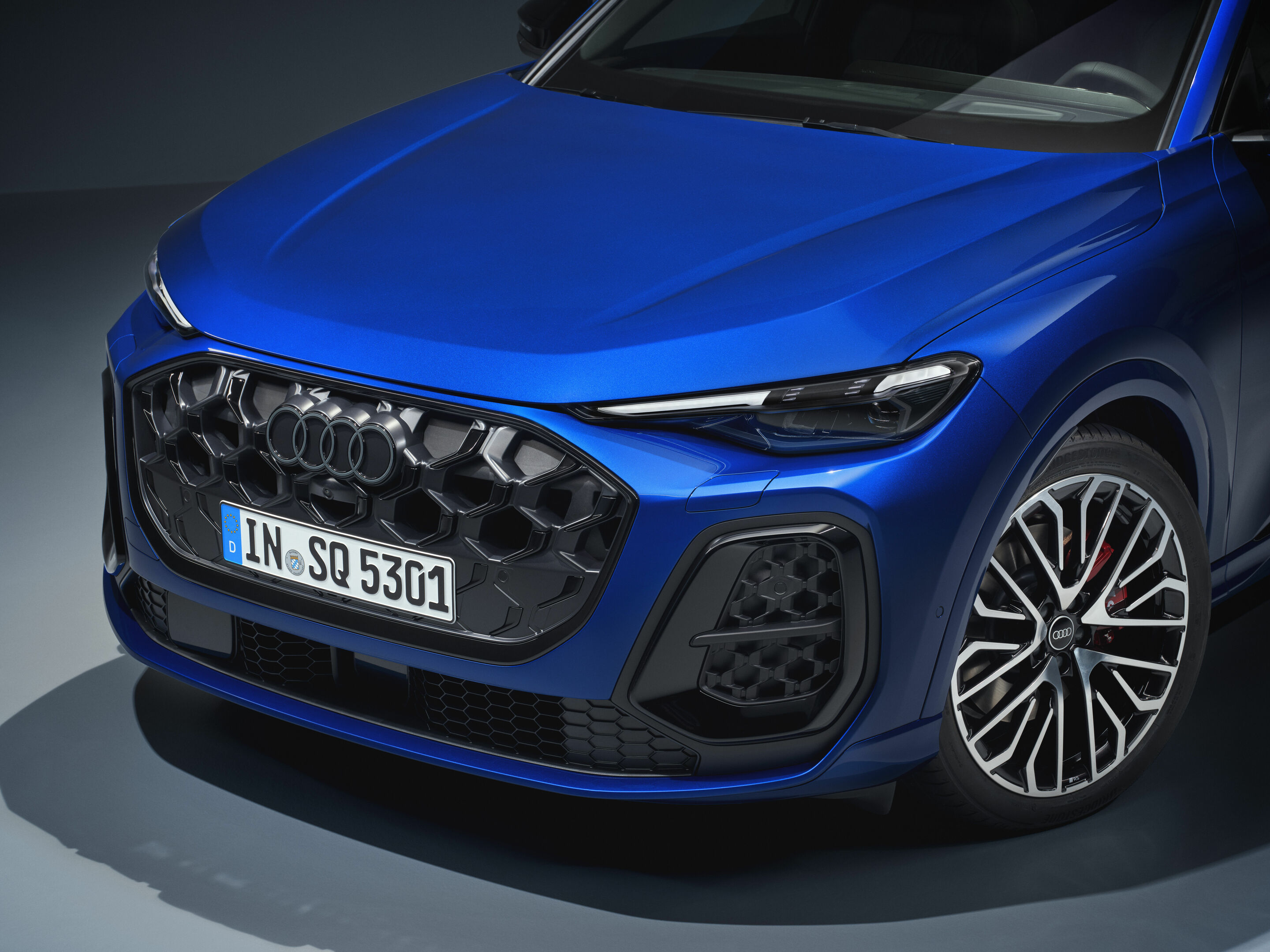Audi SQ5 TFSI - Detail, 
Farbe: Ultrablau Metallic