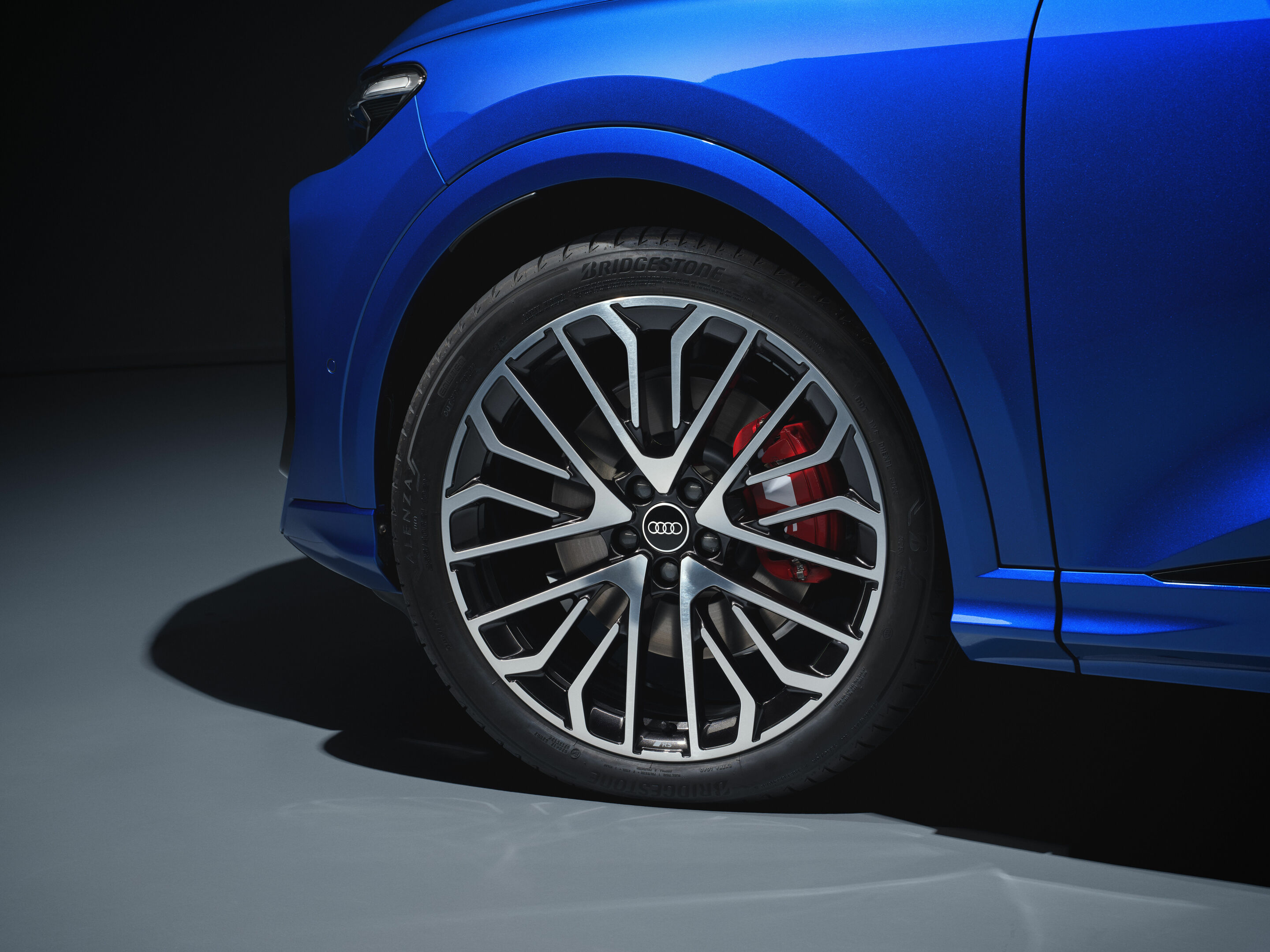 Audi SQ5 TFSI - Detail, 
Colour: Ultra blue metallic