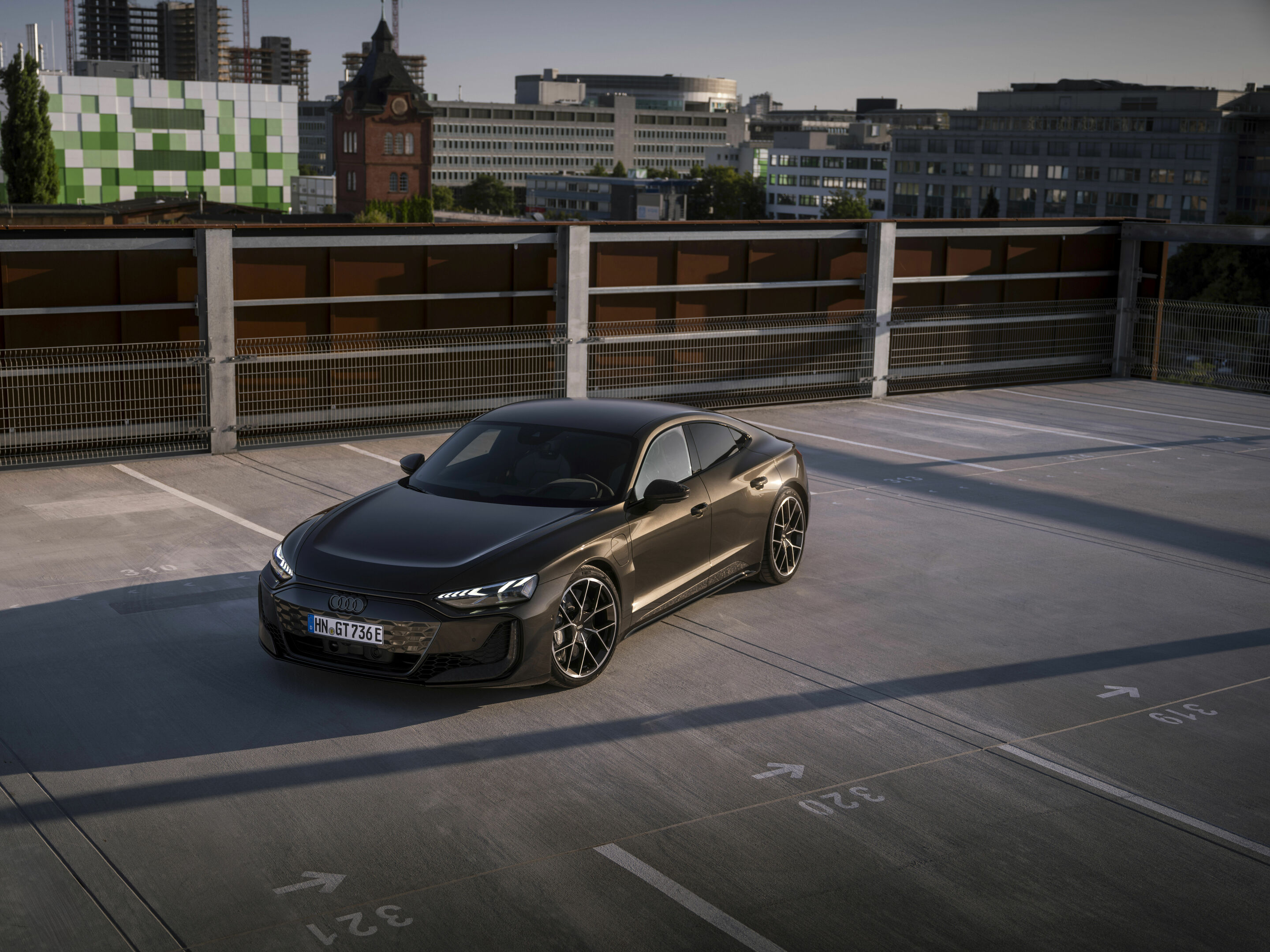 Audi RS e-tron GT performance - Standaufnahme,
Farbe: Arabicagrau Metallic, Individuallackierung Audi exclusive