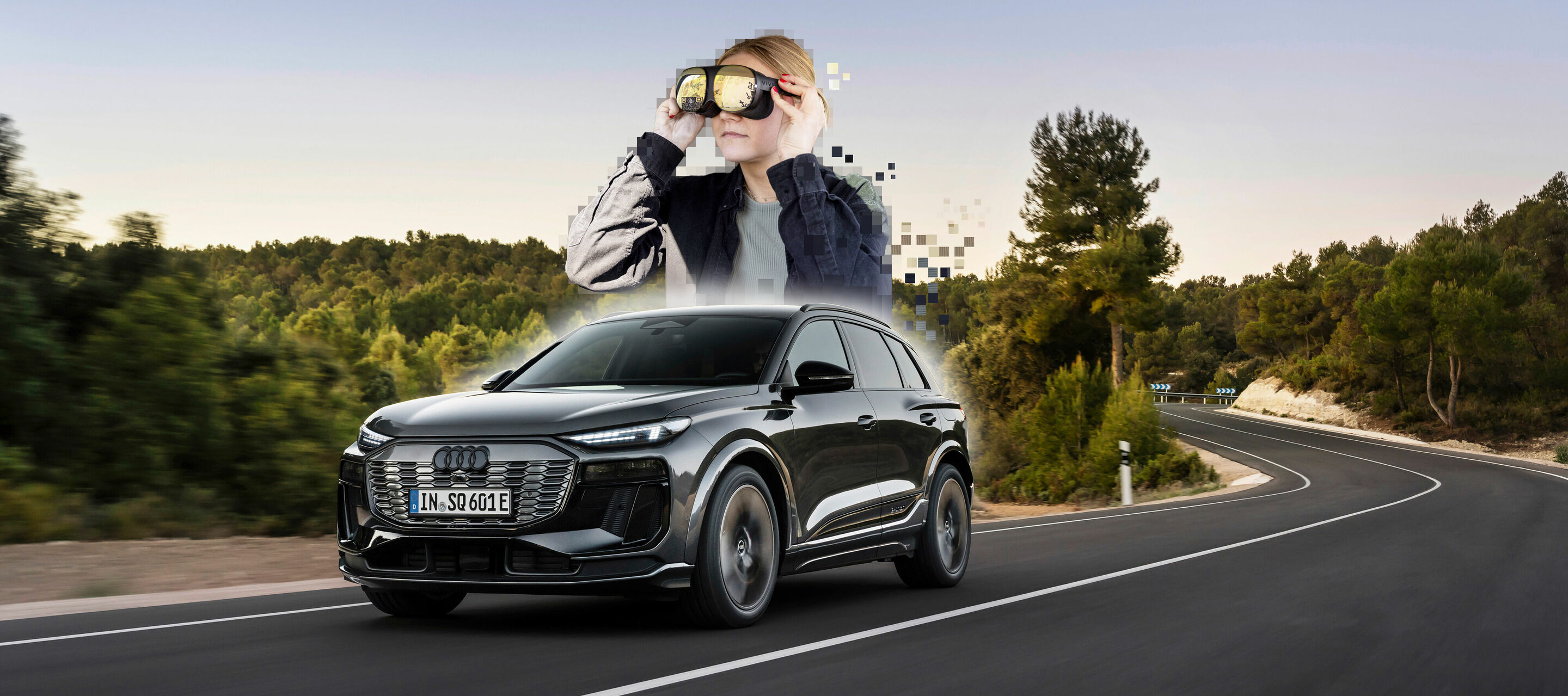 Den Audi SQ6 e-tron bei virtueller Probefahrt im Audi Forum Ingolstadt erleben