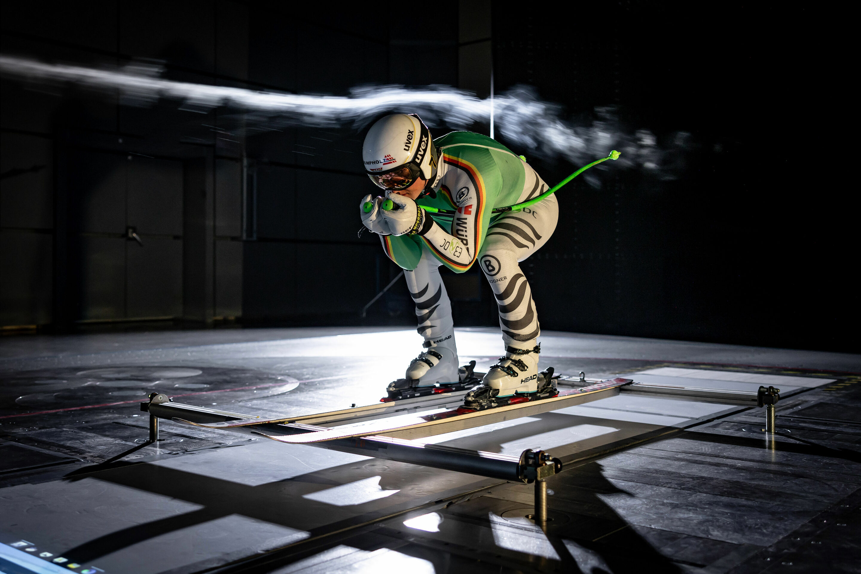 Ski professionals instead of cars in the Audi wind tunnel