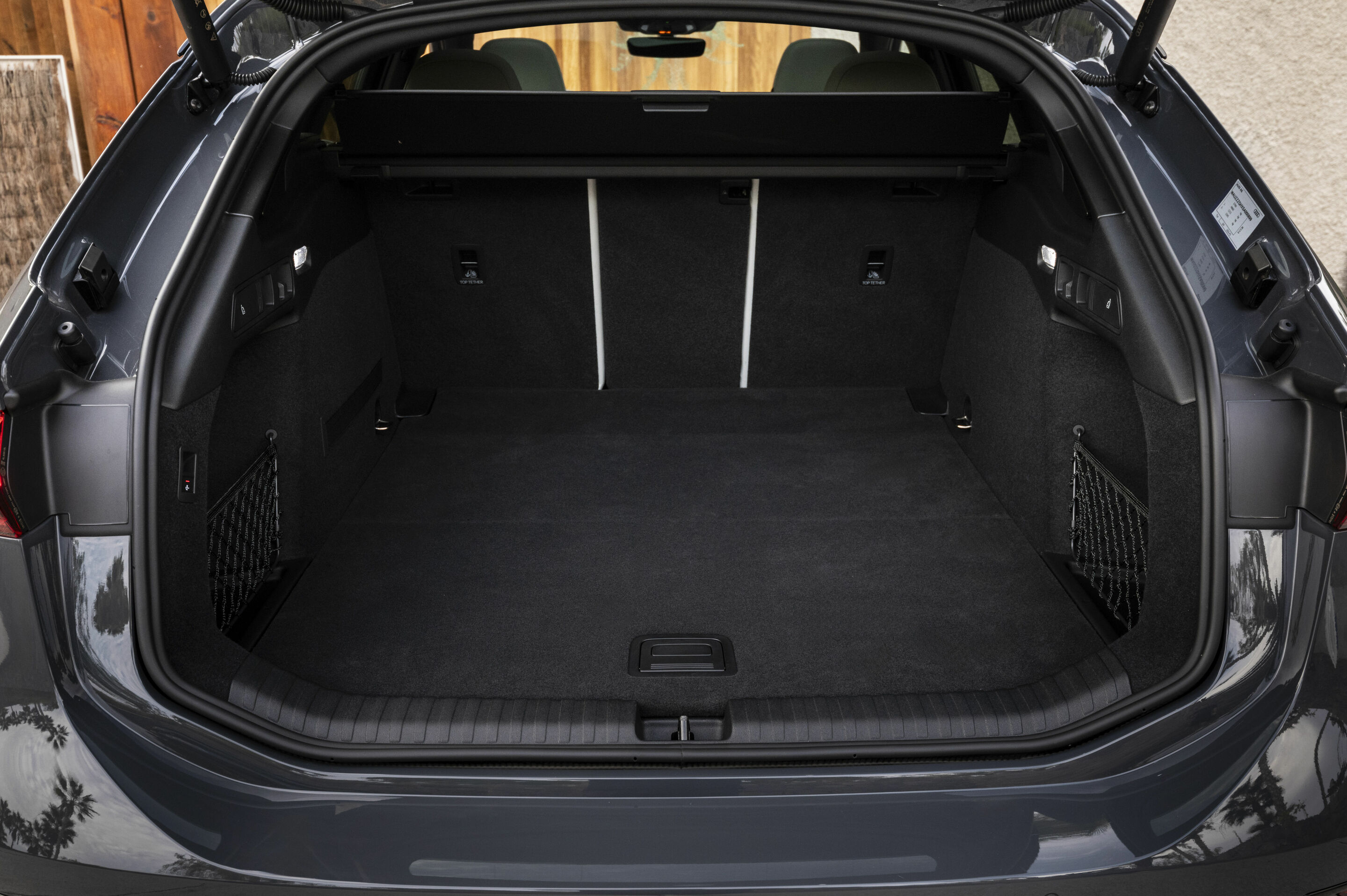 Audi A6 Avant e-tron - Luggage compartment