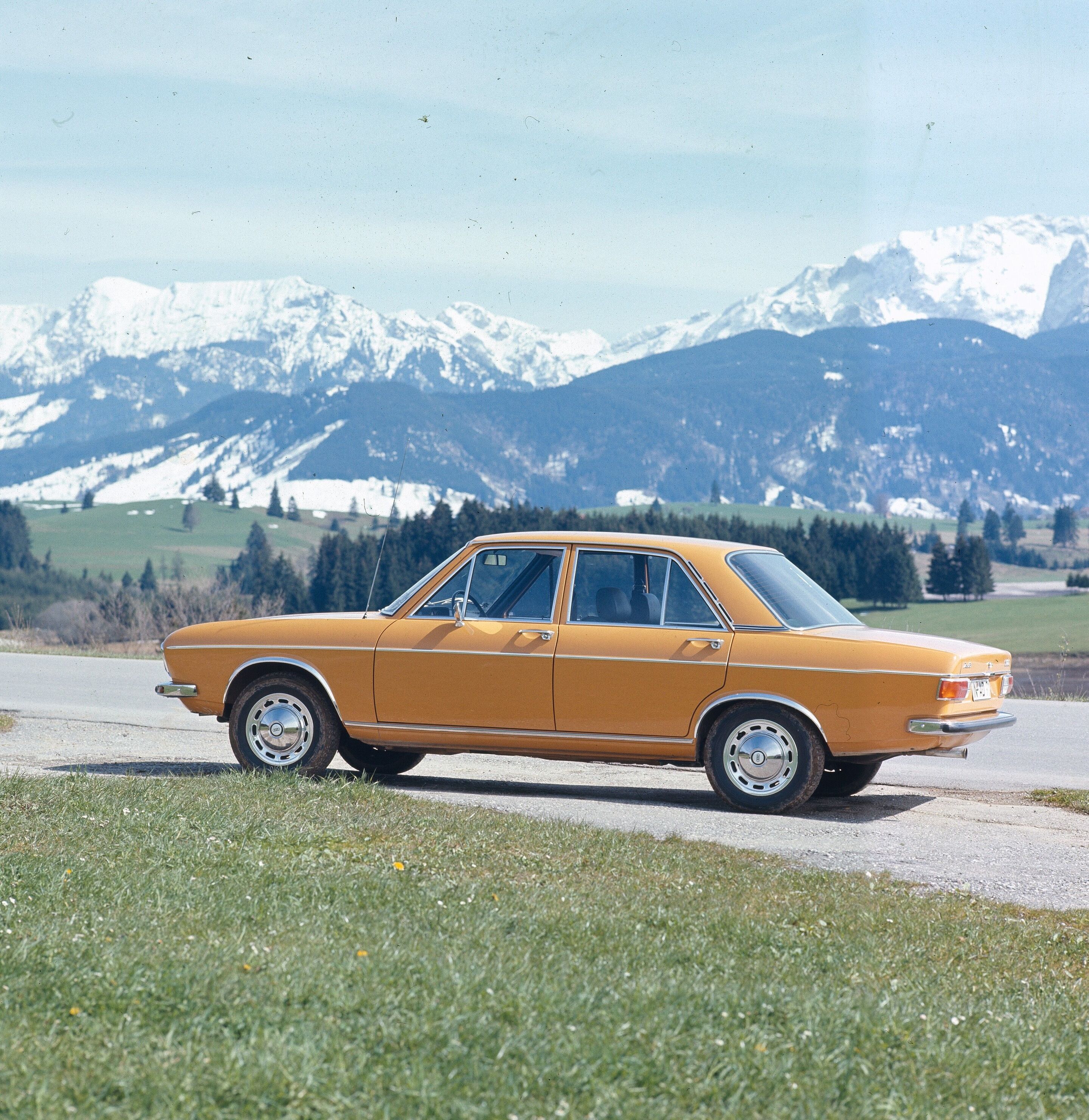 Audi Tradition showcases Audi 100 and A6 history