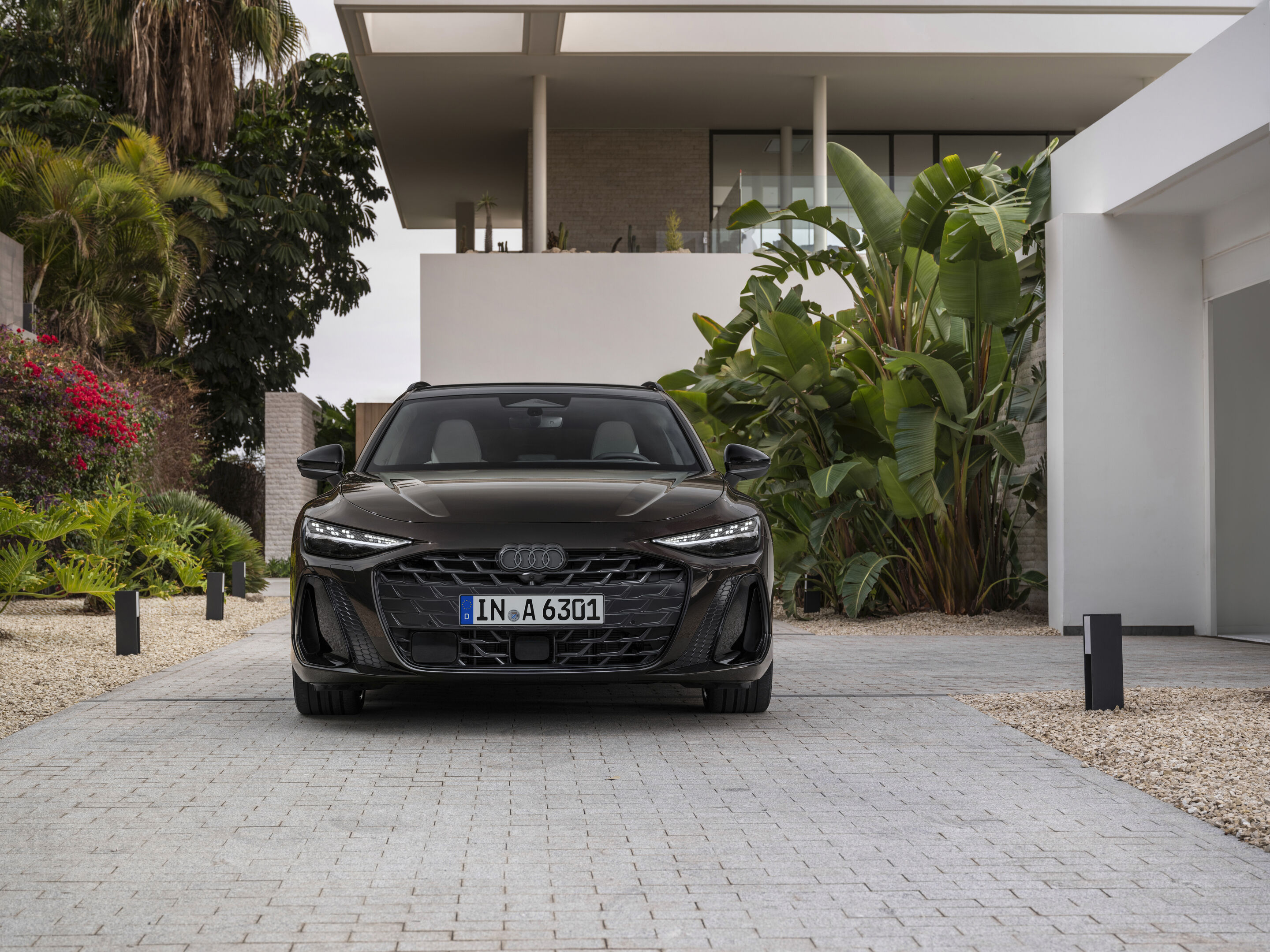 Audi A6 Avant - Standaufnahme, 
Farbe: Madeirabraun Metallic