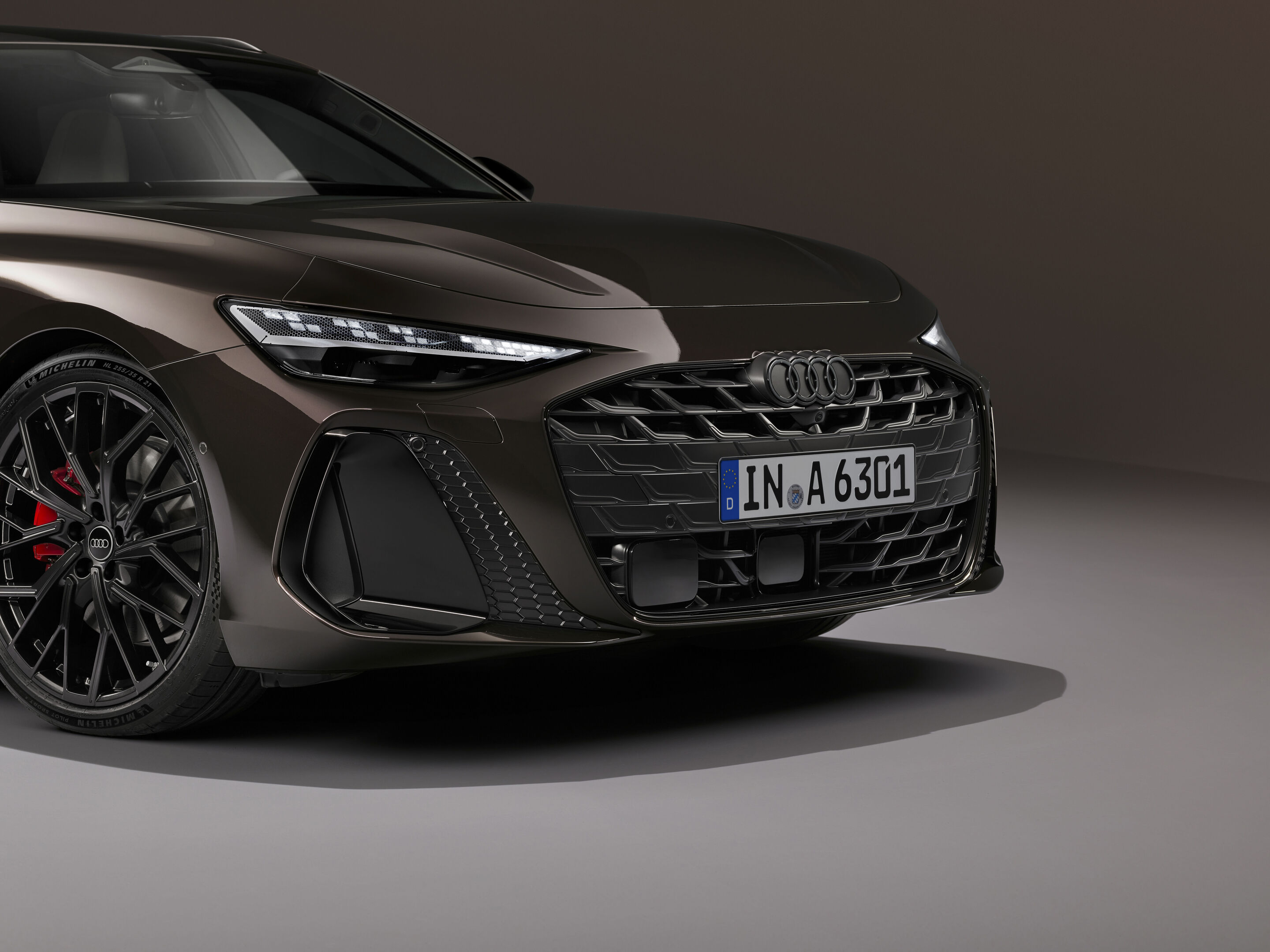 Audi A6 Avant - Detail, 
Farbe: Madeirabraun Metallic