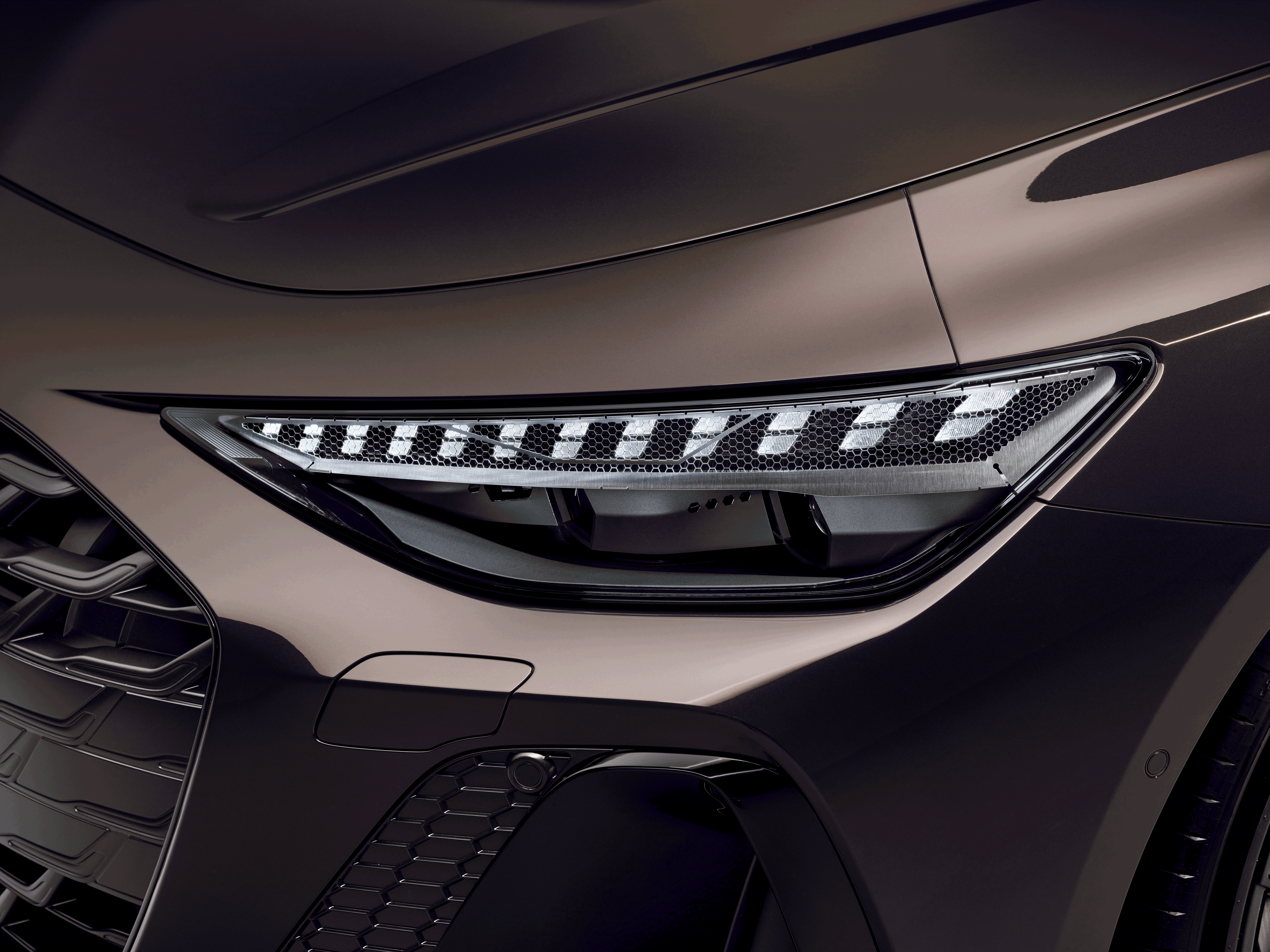 Audi A6 Avant - Detail,
Farbe: Madeirabraun Metallic