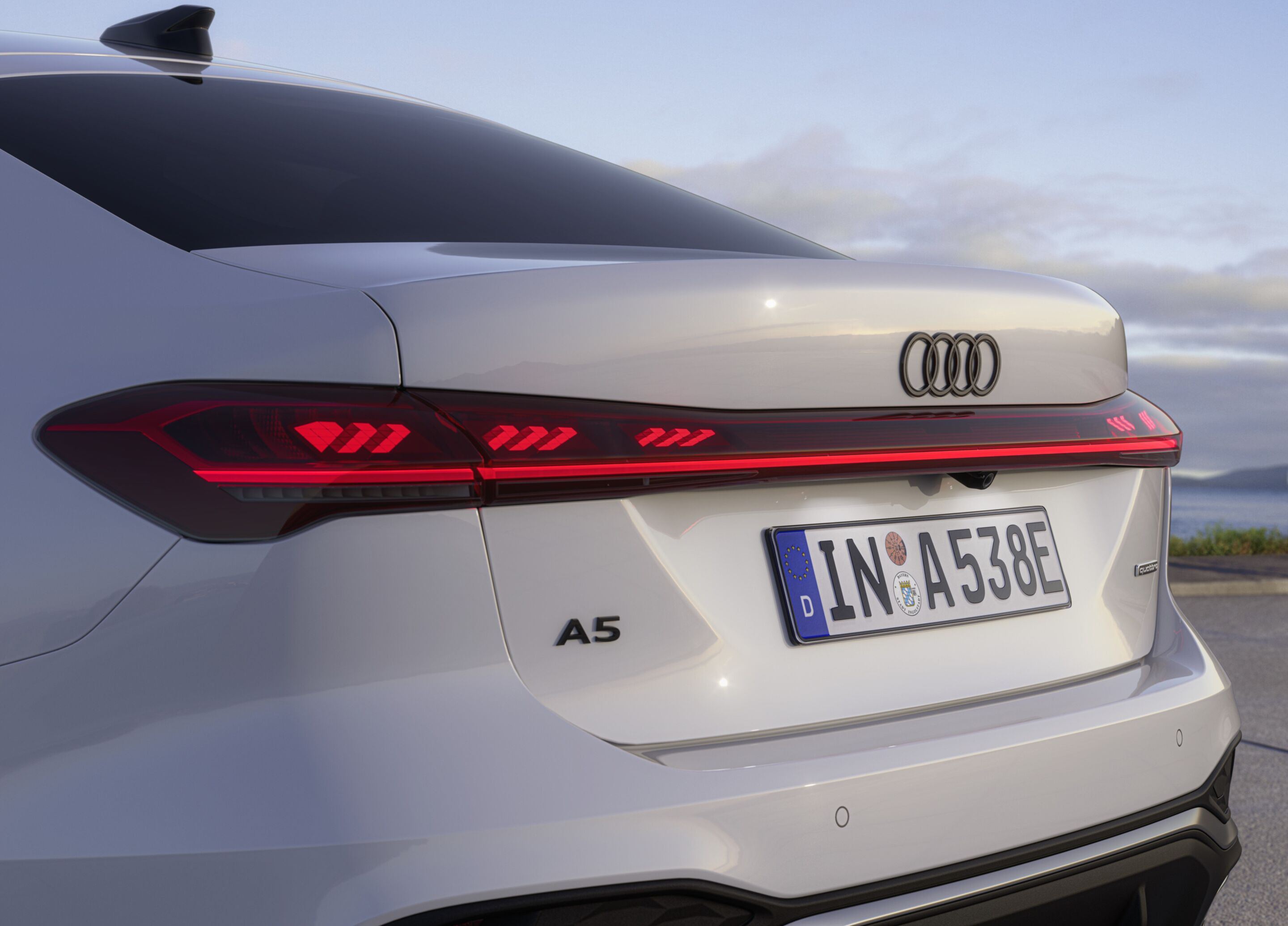 Audi A5 Sedan e-hybrid quattro