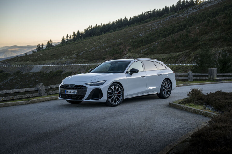 https://uploads.audi-mediacenter.com/system/production/media/127508/images/1a063ed31ca1a9780592a7304a6071690e8a99b7/A250436_web_960.jpg?1743514261