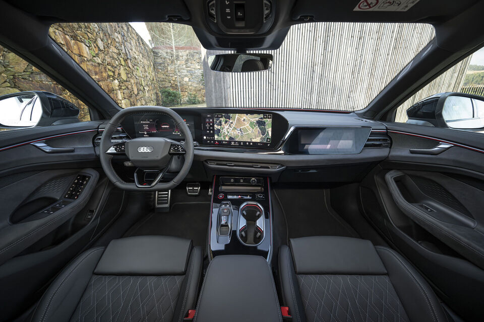 https://uploads.audi-mediacenter.com/system/production/media/127512/images/7a9de922f169f63668ee555717b0baa2e2871654/A250440_web_960.jpg?1743514268