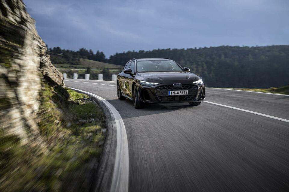 https://uploads.audi-mediacenter.com/system/production/media/127513/images/a10b140167ad1c8436edc2559281aced5fc3323d/A250441_web_960.jpg?1743514268