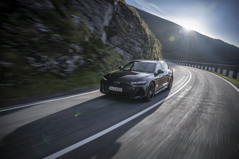 https://uploads.audi-mediacenter.com/system/production/media/127514/images/614557513da4228137d82308d9f0e95526e6dd3b/A250442_web_960.jpg?1743514270
