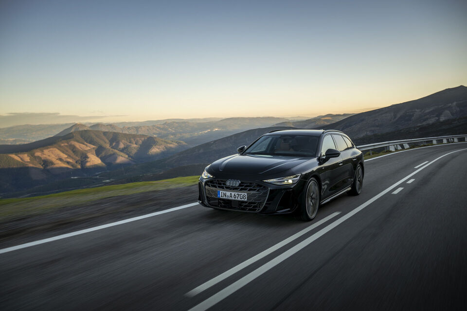https://uploads.audi-mediacenter.com/system/production/media/127521/images/5da5682c68a43454f05a3f1293b7bf05894b90ec/A250449_web_960.jpg?1743514276