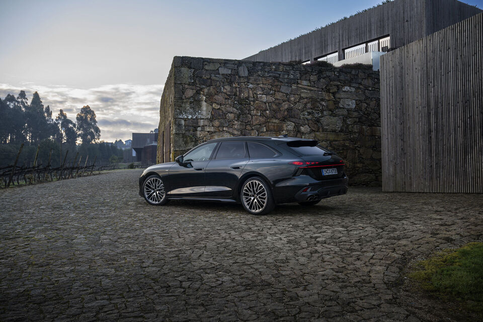 https://uploads.audi-mediacenter.com/system/production/media/127523/images/35add7e4b92d5101aeeb49e88205c7742321b5cf/A250451_web_960.jpg?1743514266