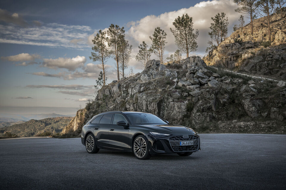 https://uploads.audi-mediacenter.com/system/production/media/127526/images/e2dee35e9be560d81c8e7590f265ddac2bc97ebf/A250454_web_960.jpg?1743514289