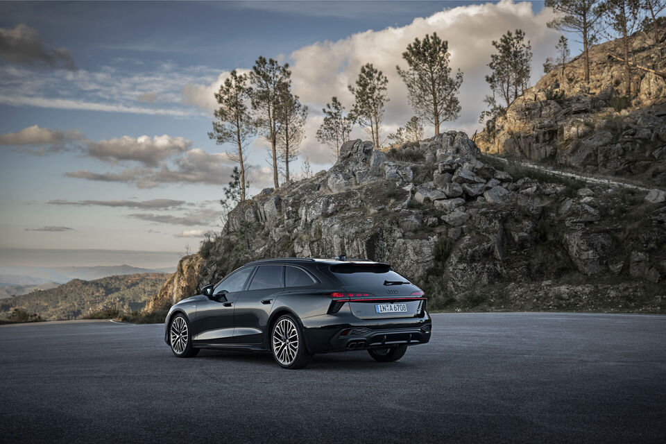 https://uploads.audi-mediacenter.com/system/production/media/127527/images/17cdfb156fad6de74dde708a928a3b2639cf7ed8/A250455_web_960.jpg?1743514290