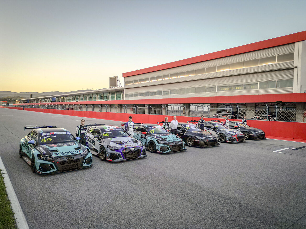 Guter-Start-der-Kundenteams-von-Audi-in-die-TCR-Europe-2025