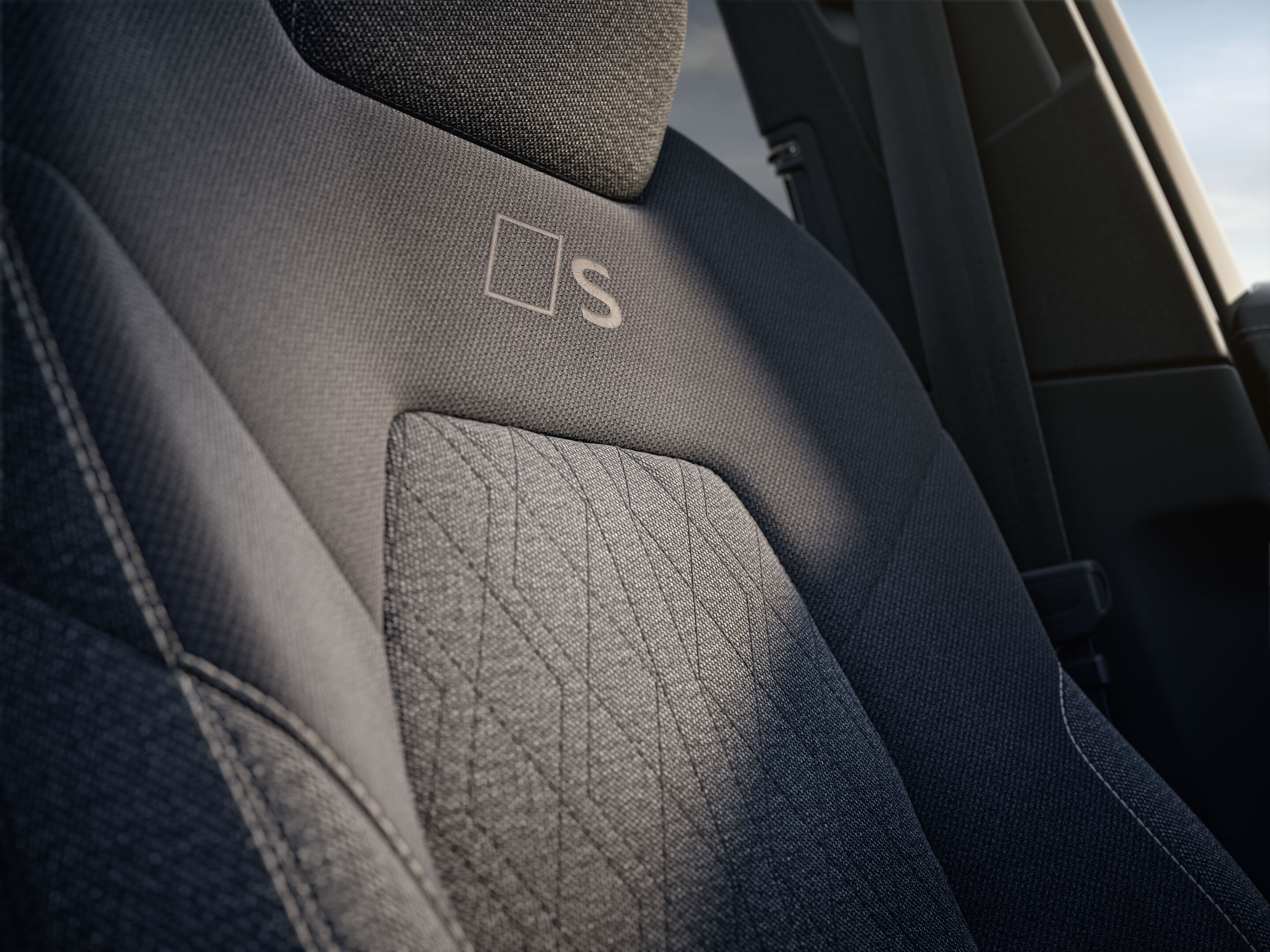 Audi A6 Avant e-hybrid quattro - Interior,
Colour: Glacier white