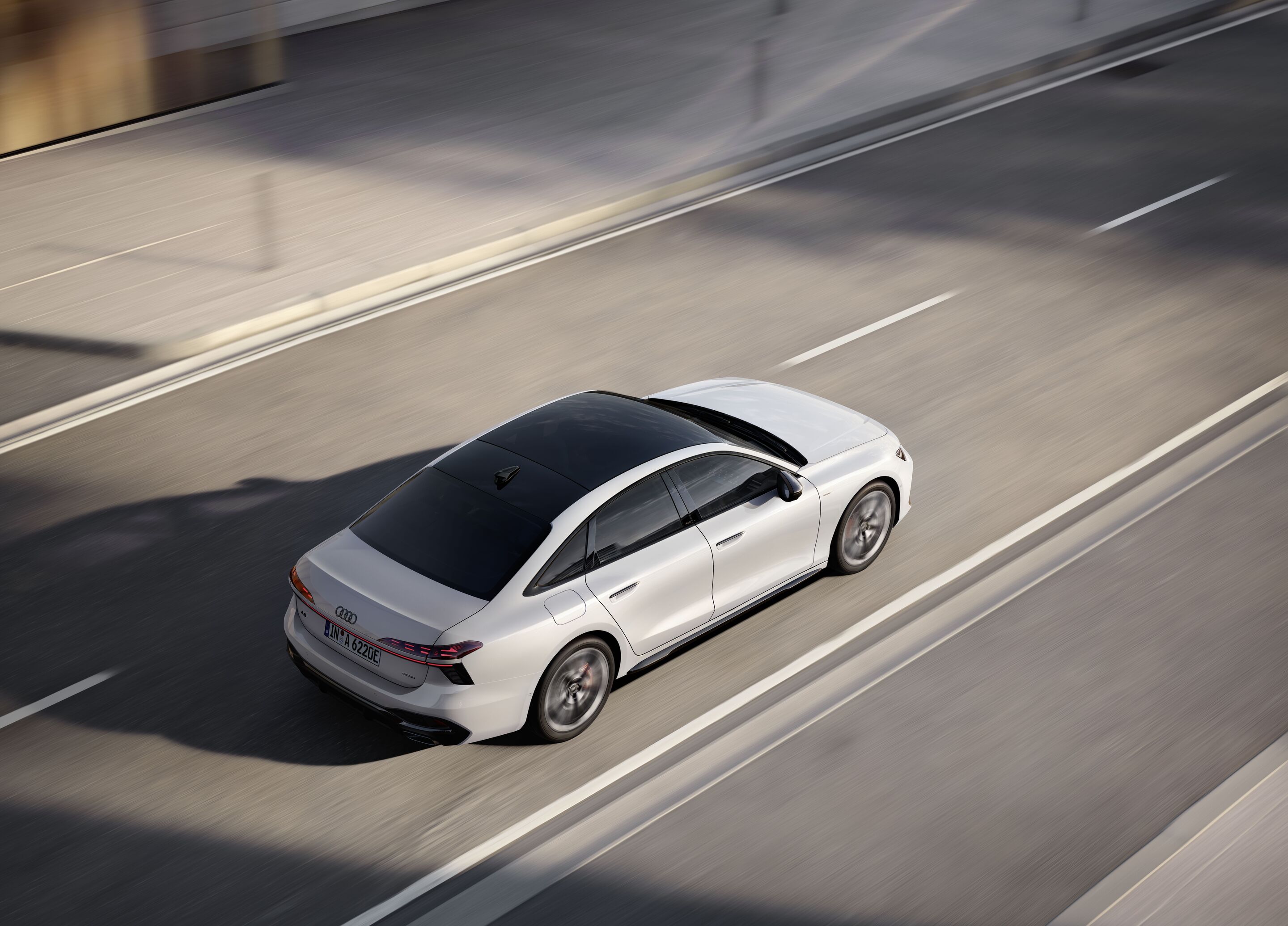 Audi A6 Sedan e-hybrid quattro - Dynamic photo,
Colour: Glacier white