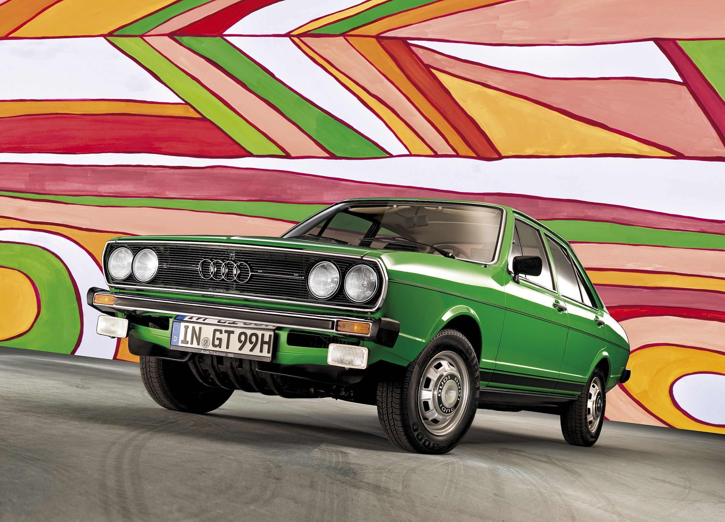 2025 wird das Audi museum mobile 25 Jahre - Mit diesem Auto trifft Audi den Zeitgeist in den 1970er Jahren: der Audi 80 – hier in seiner sportlichen Variante als Audi 80 GTE.