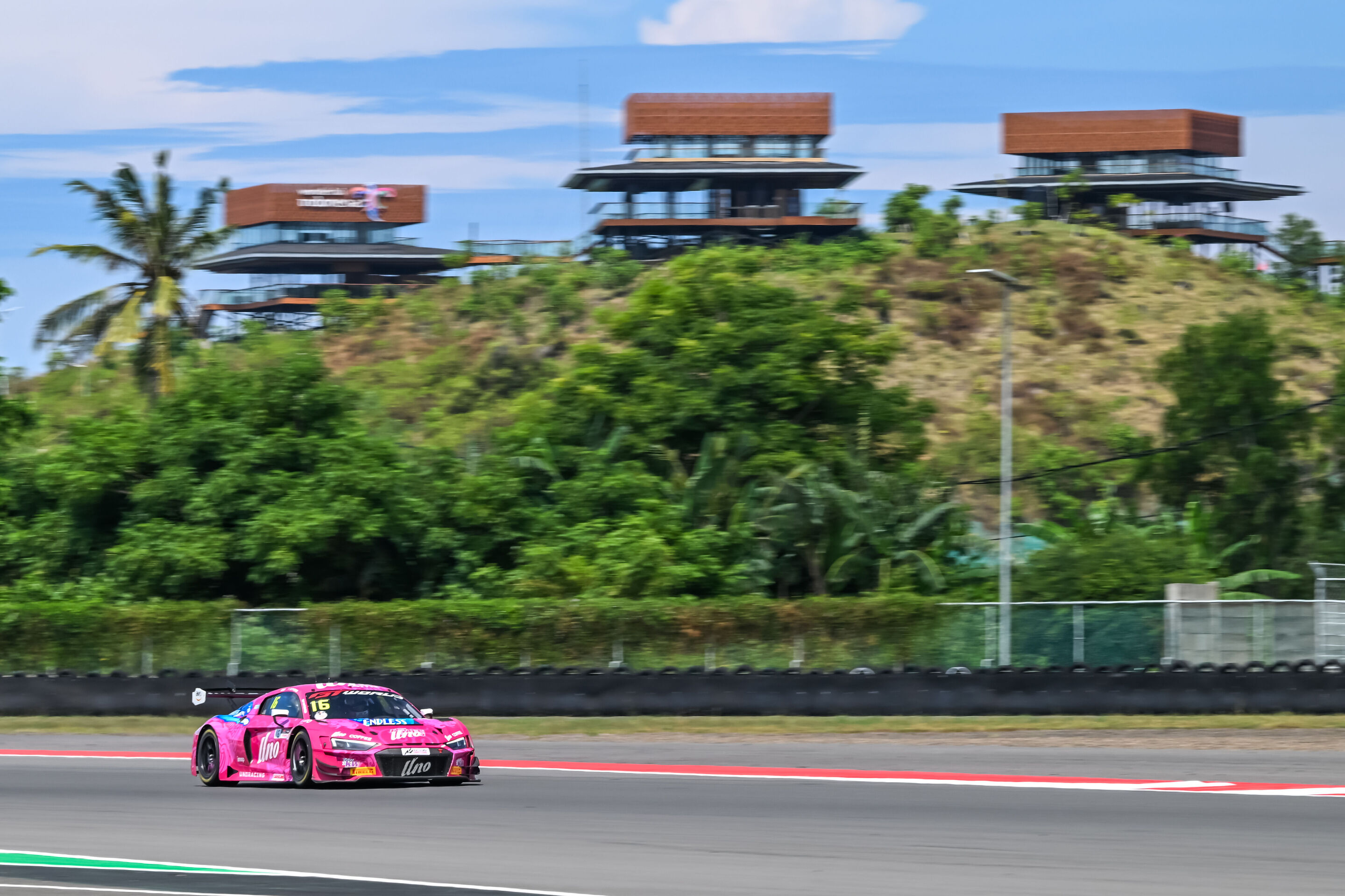 GT World Challenge Asia 2025 - Audi R8 LMS #16 (Uno Racing Team), Rio/Shaun Thong
