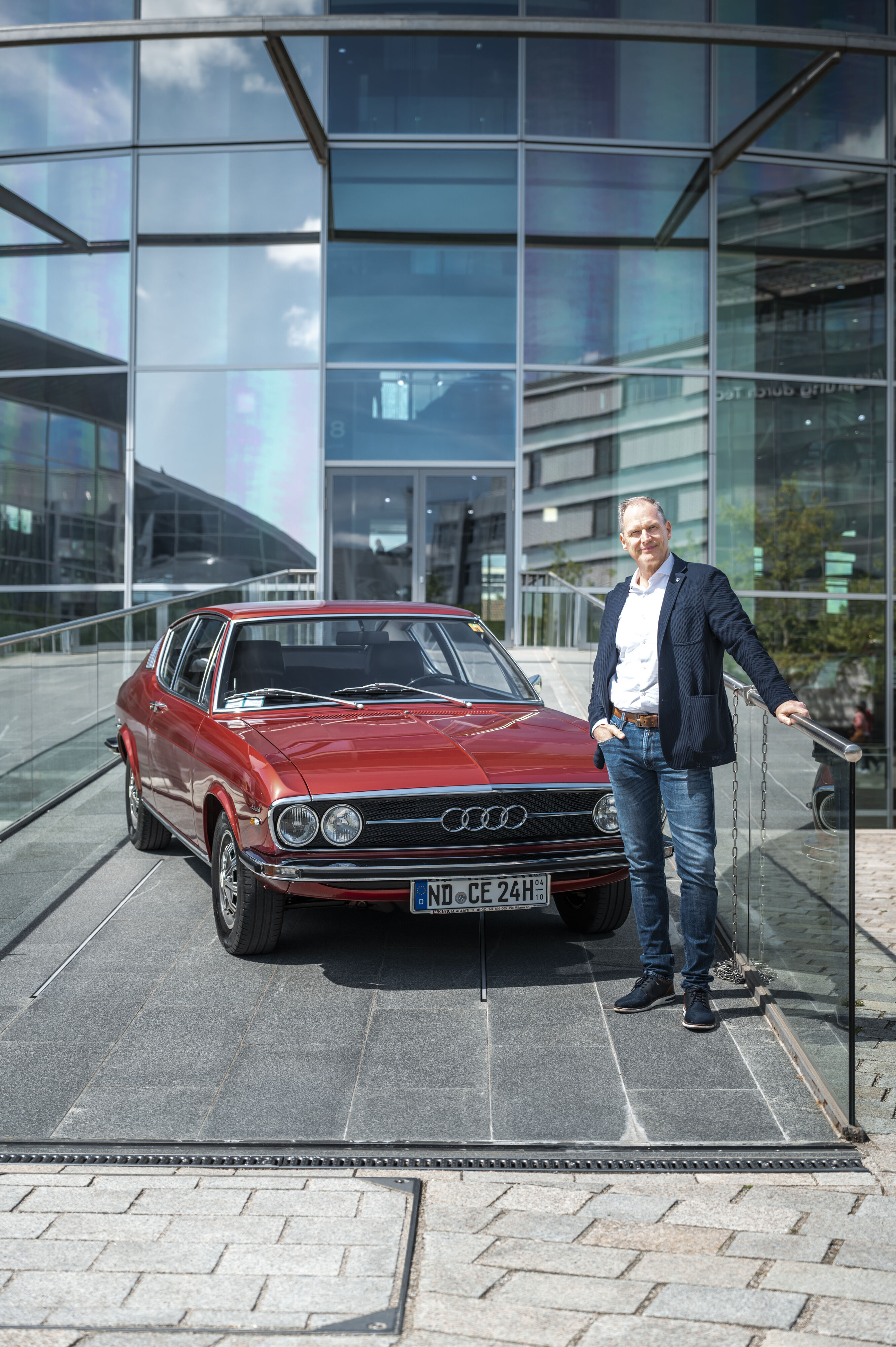 Audi Coupé S (C1) – Baujahr 1972 - Rene Marc Heinze besitzt dieses original erhaltene Coupé S in Colorado Rot seit 2014. Mit nur 79.700 Kilometer und ausgezeichnet beim 4. Internationalen Preservation Concours 2023 zeigt der C1 klassische Audi Designtradition...