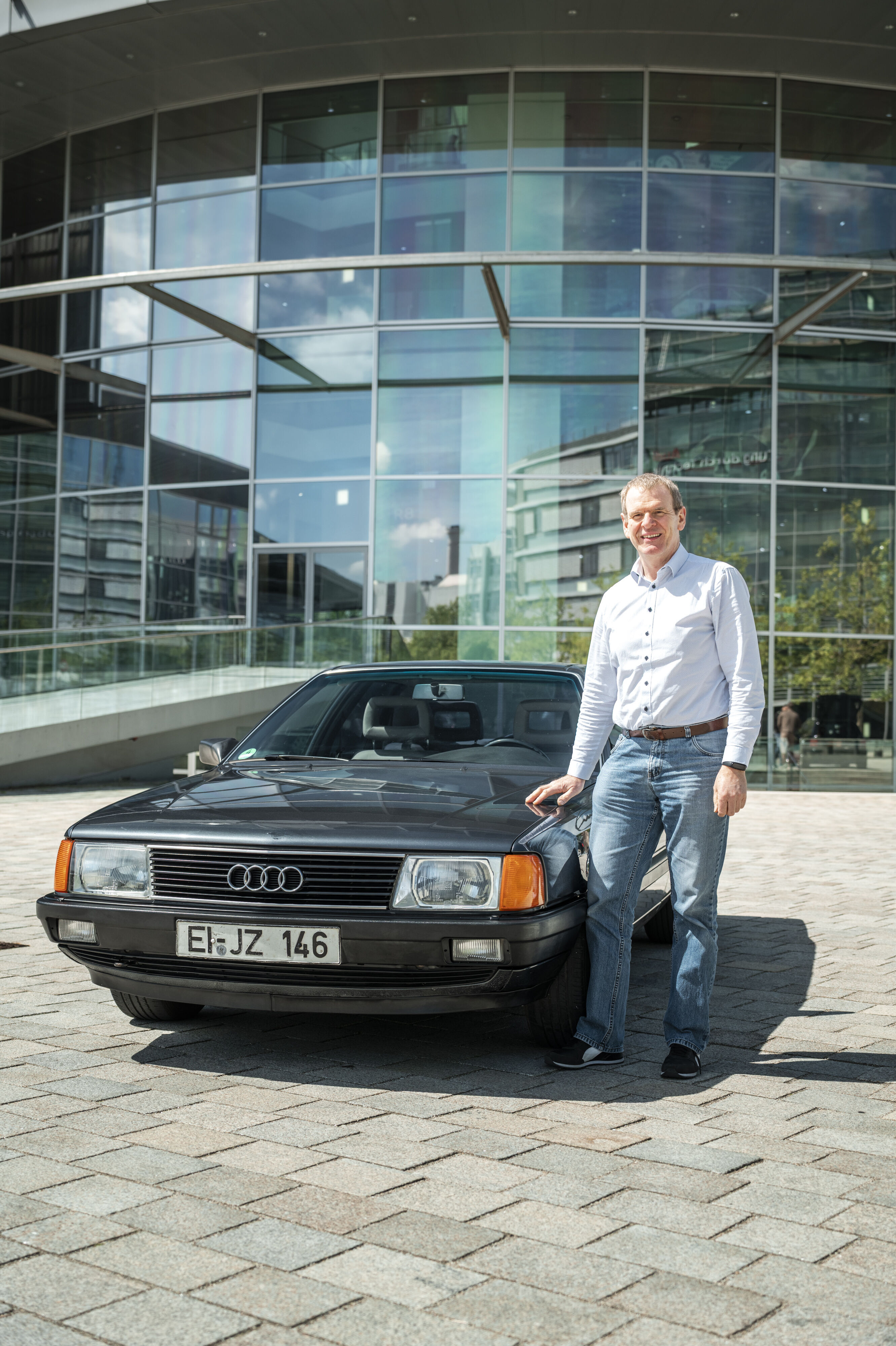 Audi 100 Sport II (C3) – über 570.000 Kilometer Geschichte - Bernhard Schmidt fährt seinen Audi 100 Sport II (Baujahr 1990) seit 1991 – über 570.000 Kilometer lang. Technisch nahezu original, steht der C3 bis heute für Zuverlässigkeit, persönliche Erinnerungen...