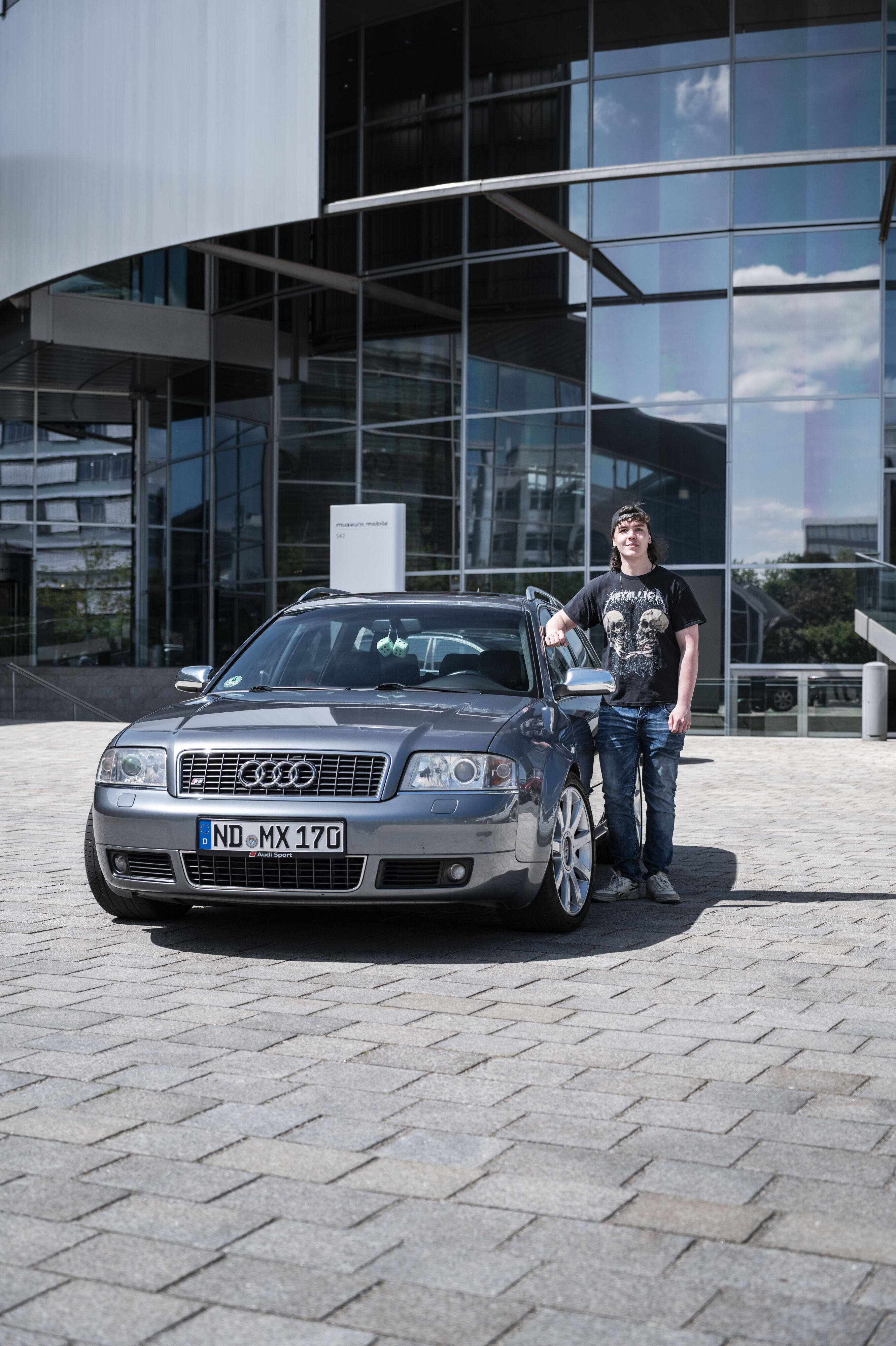 Audi S6 Avant (C5) – vom Fluchtwagen zum Fahrspaß - Was einst bei einem Bankraub in Belgien als Fluchtfahrzeug diente, ist heute Maximilian Bibers Audi S6 C5 – veredelt, gepflegt und mit nur 140.000 Kilometern auf der Uhr ein echtes Stück bewegter Automobilgeschichte....