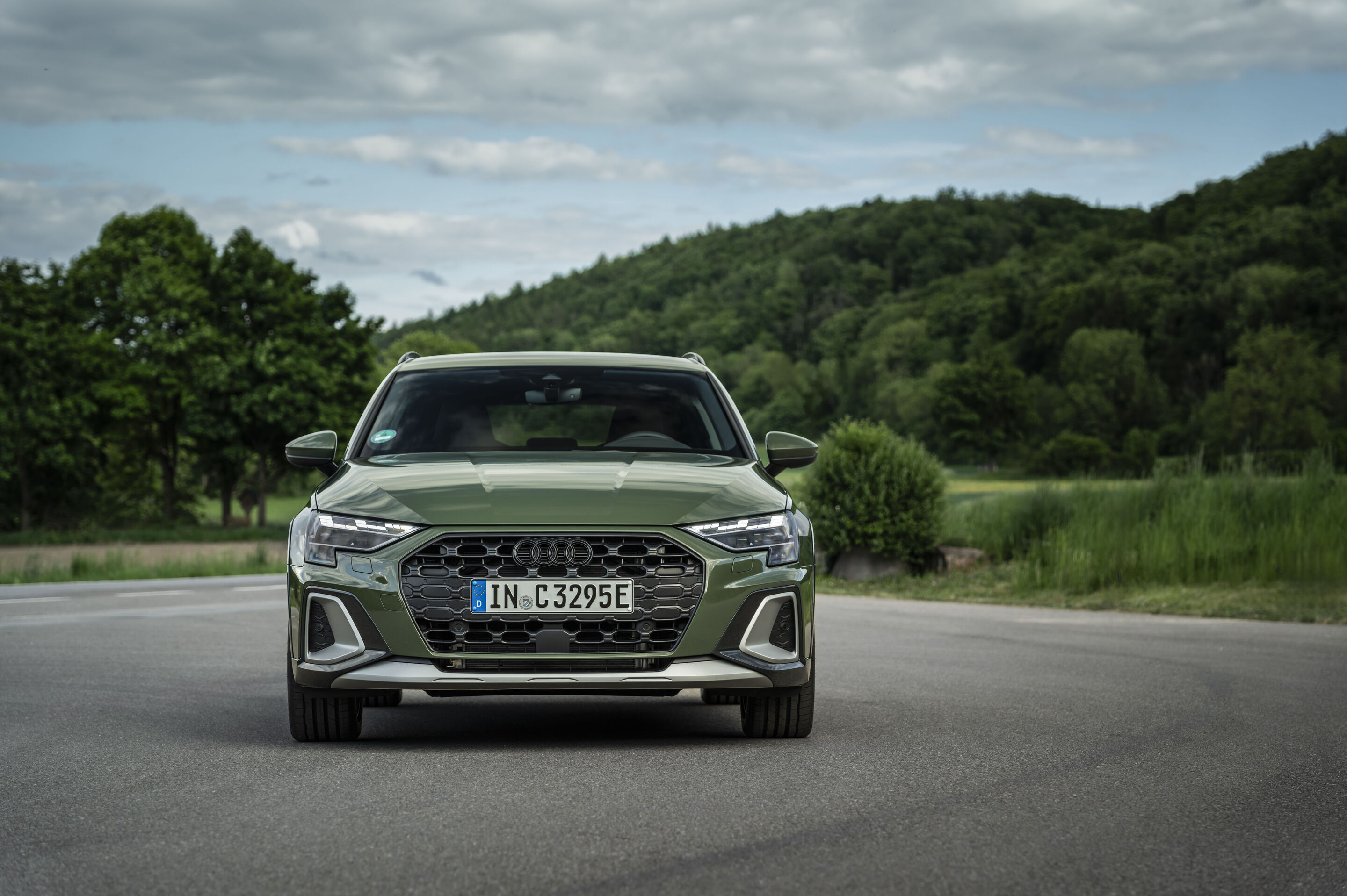 Audi A3 allstreet TFSI e - Standaufnahme, 
Farbe: Distriktgrün