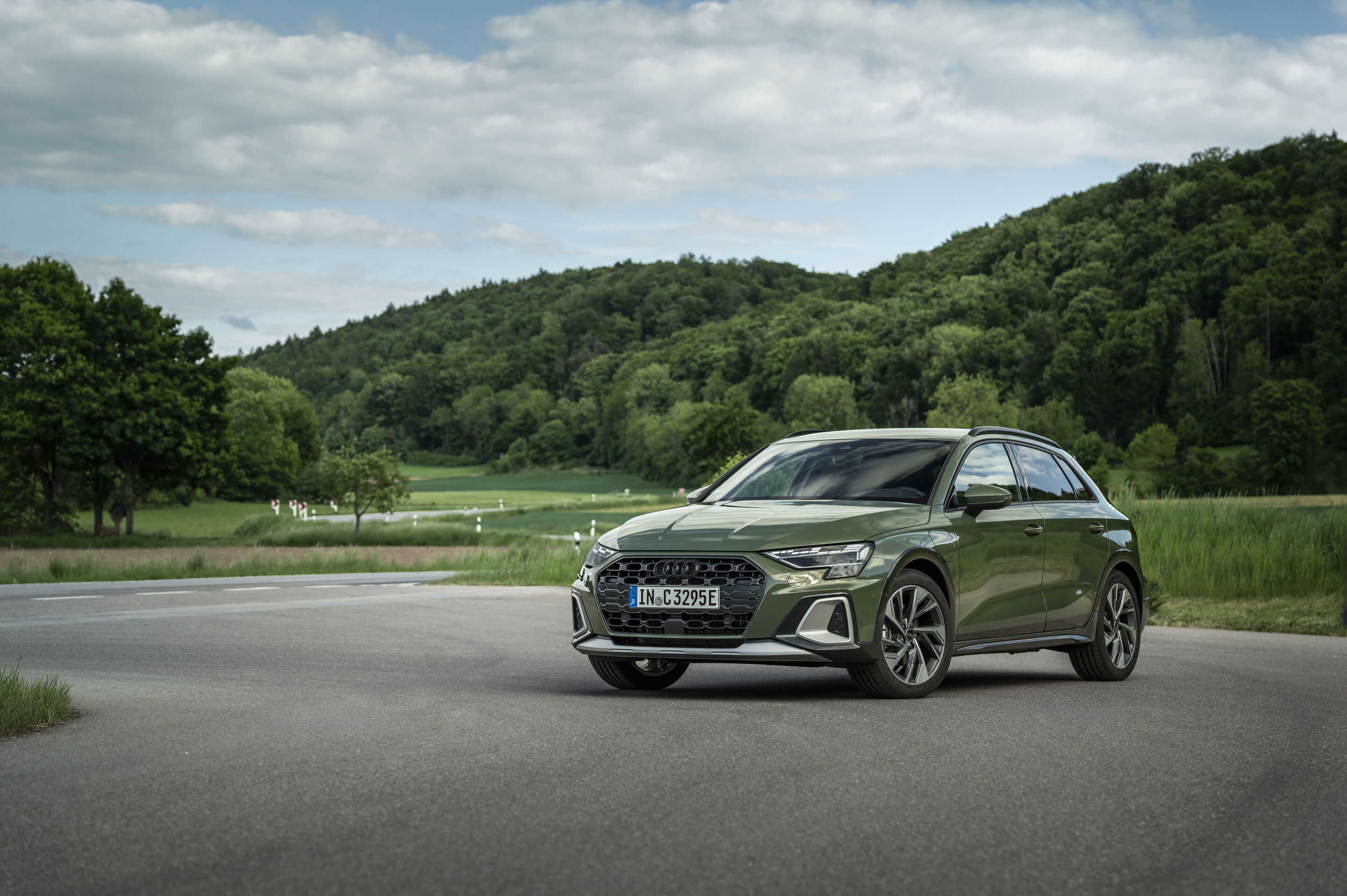 Audi A3 allstreet TFSI e - Static photo, 
Colour: Disctrict green