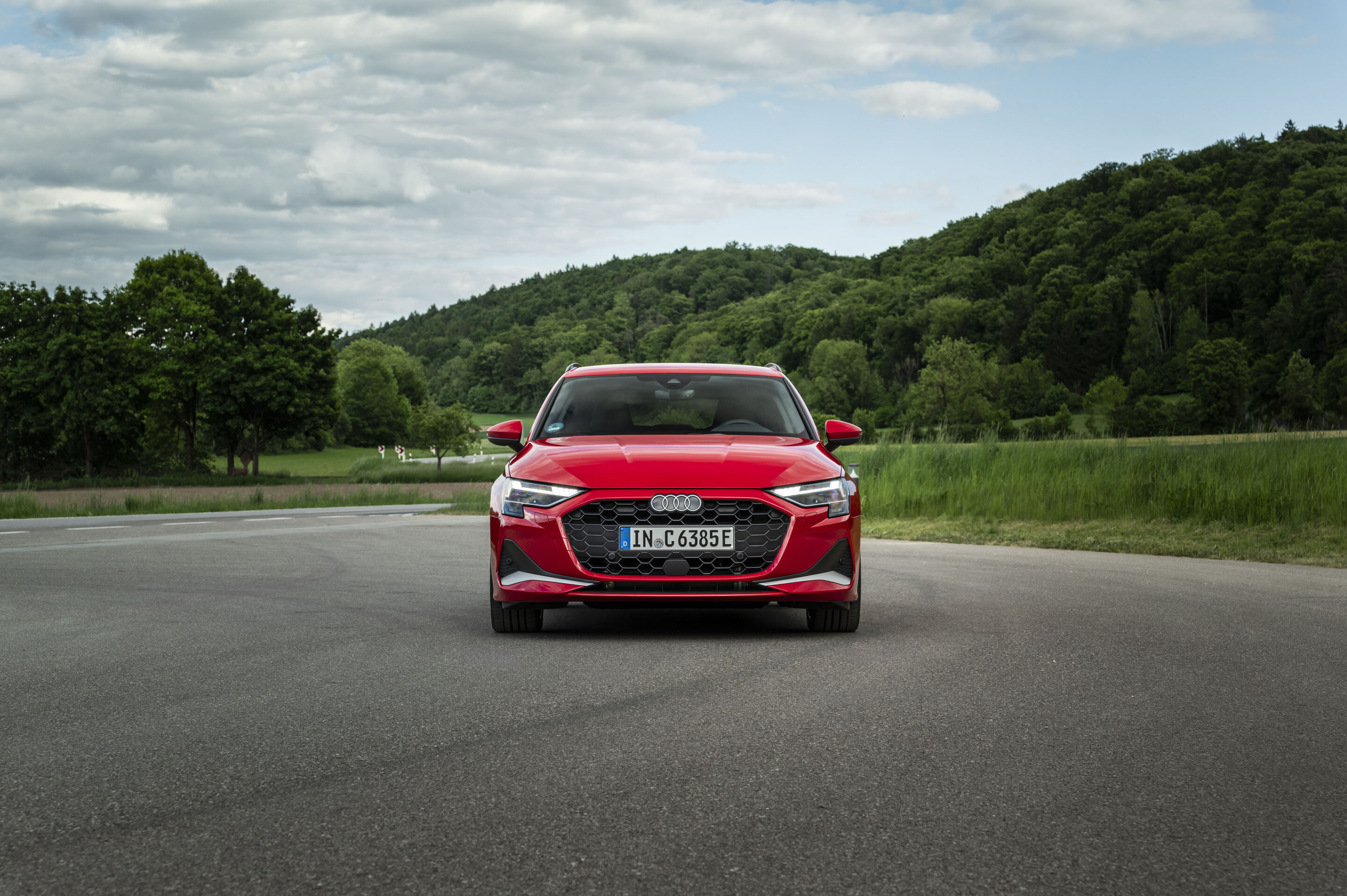 Audi A3 Sportback TFSI e - Static photo,
Colour: Progressive red