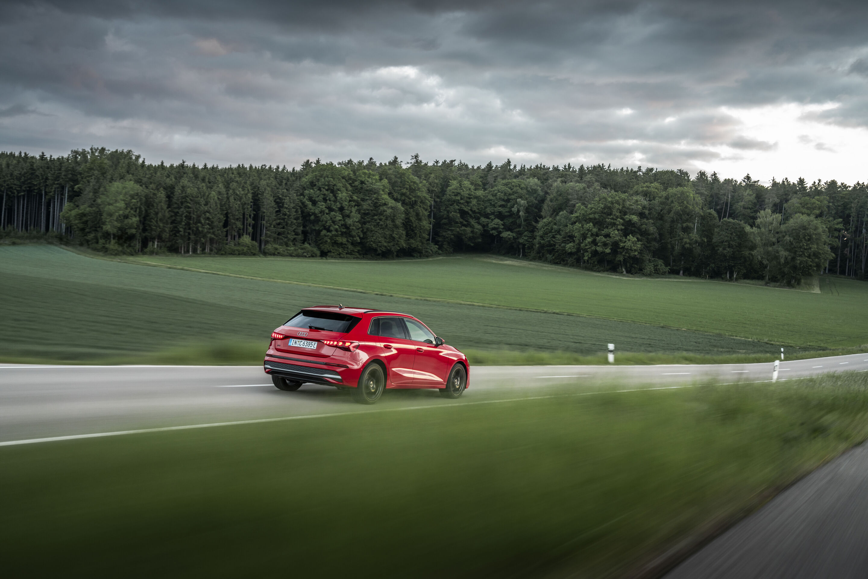 Audi A3 Sportback TFSI e - Dynamic photo,
Colour: Progressive red
