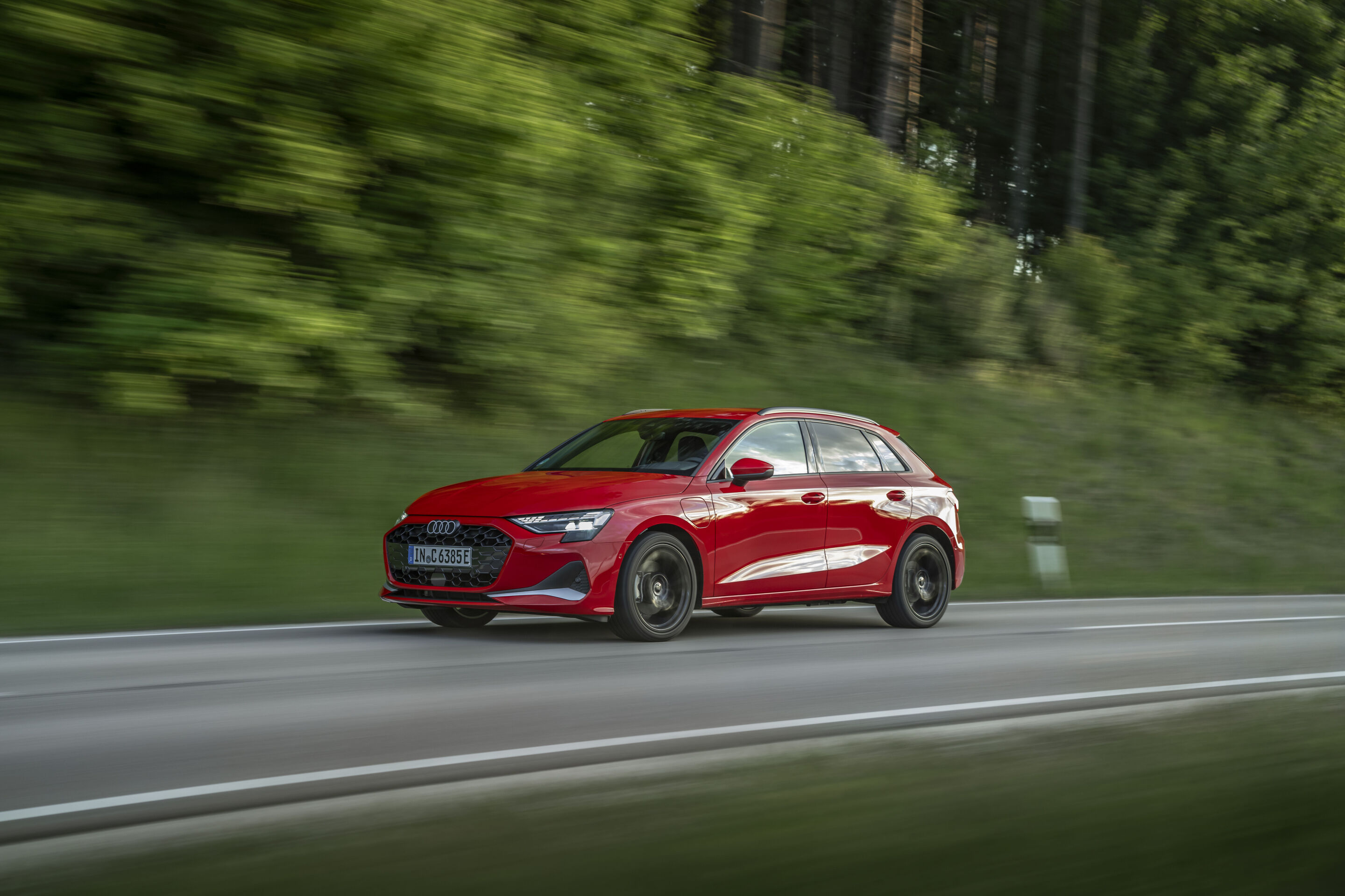 Audi A3 Sportback TFSI e - Dynamic photo,
Colour: Progressive red