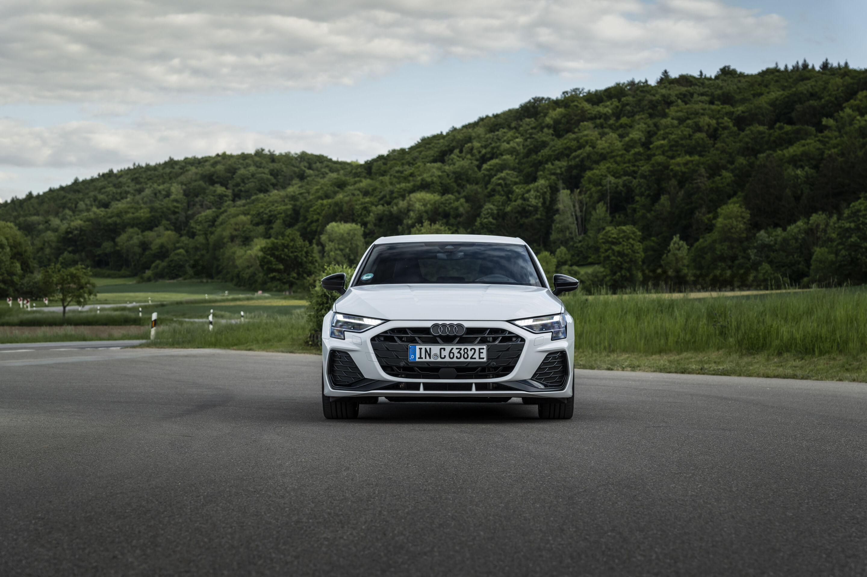 Audi A3 Sportback TFSI e - Static photo,
Colour: Arkonawhite