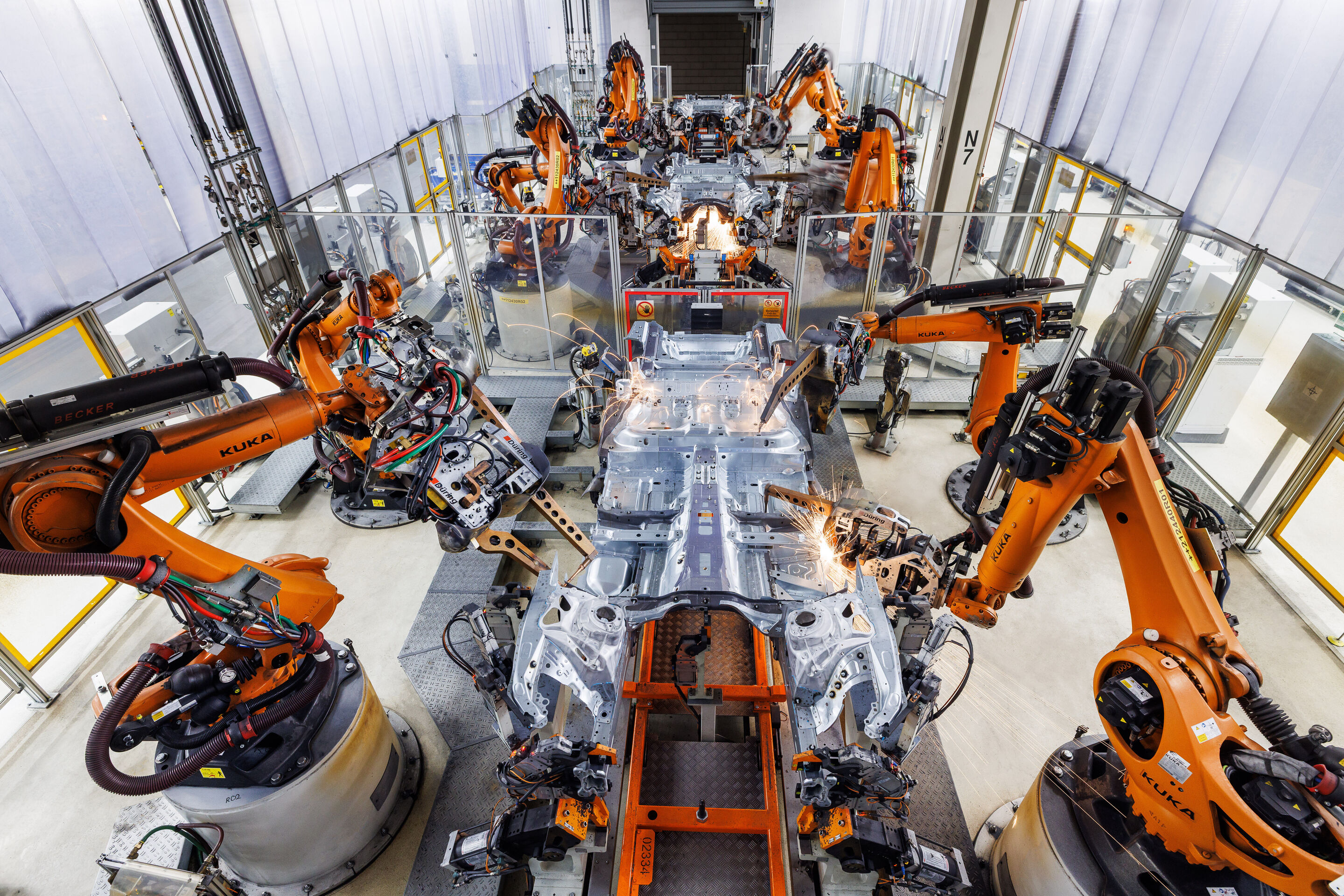 Artificial intelligence: Audi boosts production efficiency - Welding spatter can occur during car body construction in Neckarsulm. Image-processing AI helps detect possible metal deposits.
