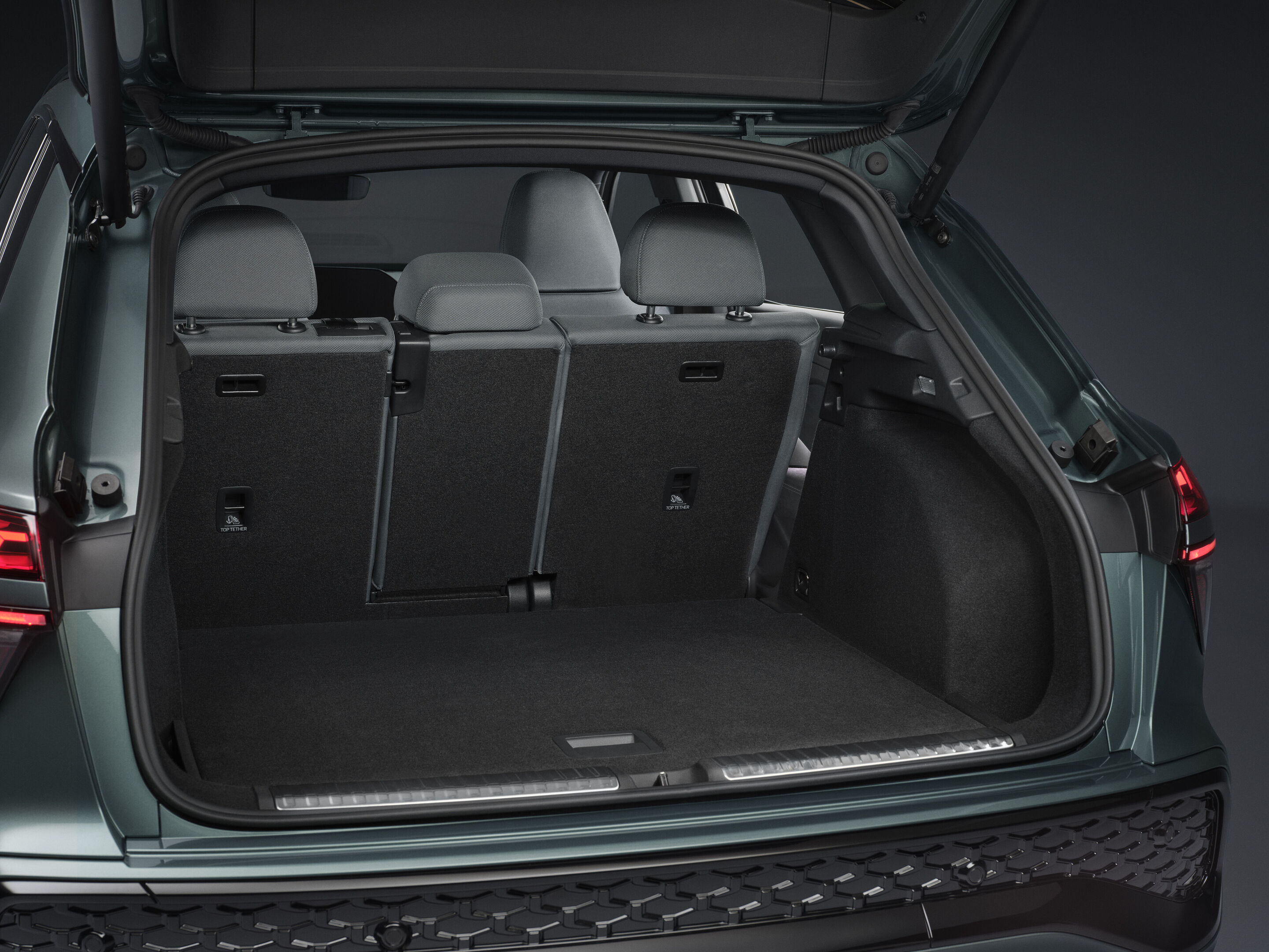 Audi Q3 SUV - Luggage compartment,
Colour: Sage green