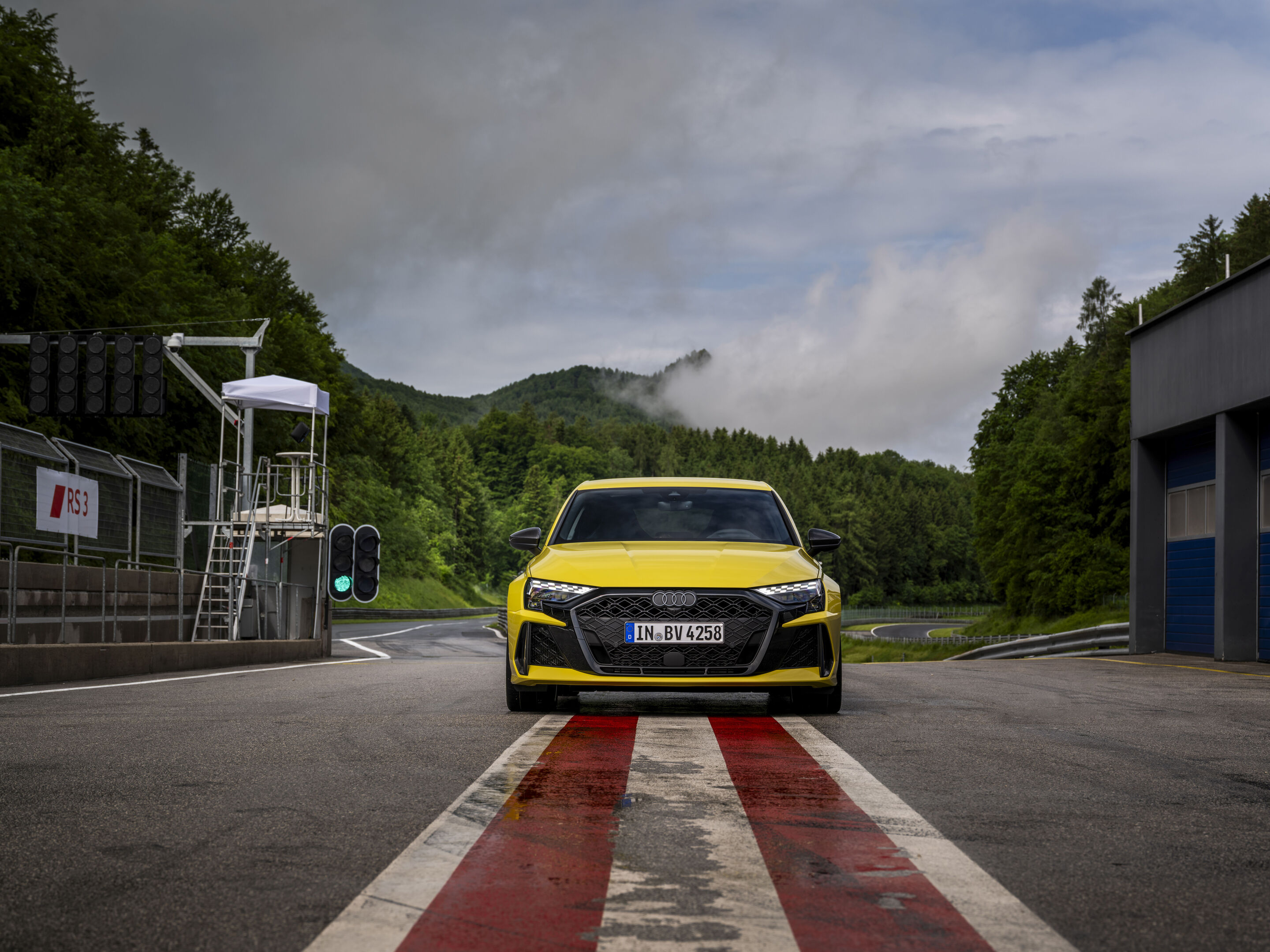 Audi RS 3 Sportback - Static photo,
Colour: Python yellow