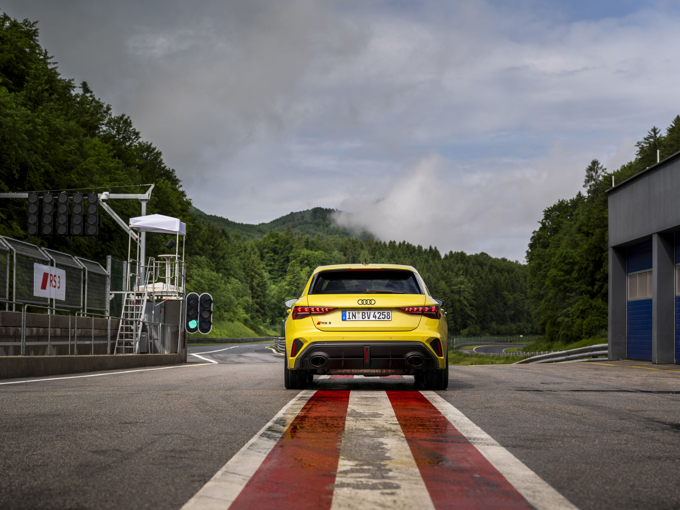 Audi RS 3 Sportback - Static photo,
Colour: Python yellow